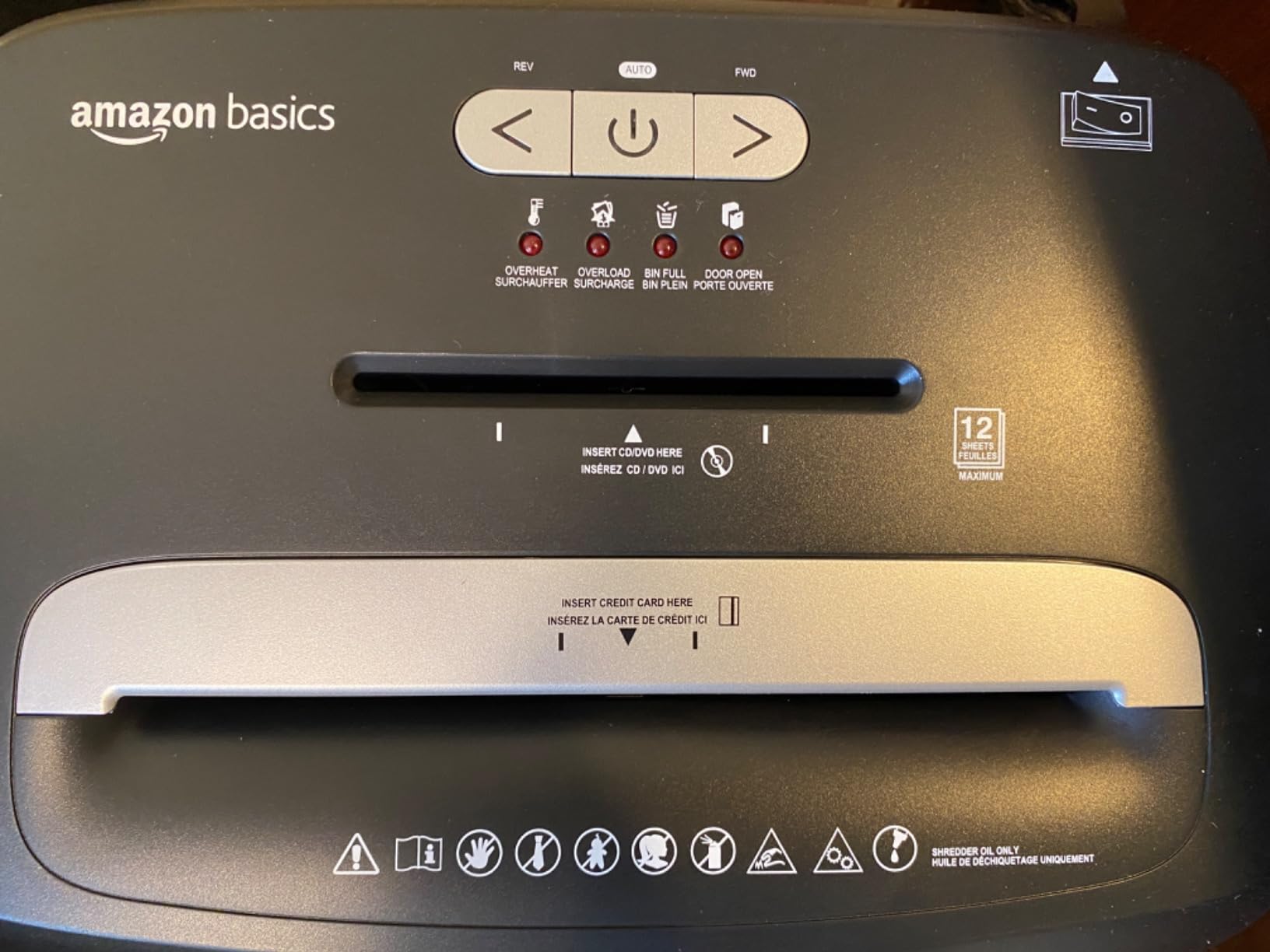 Amazon Basics 12 Sheet High Security Micro Cut Paper, Credit Card and CD Shredder with 6 Gallon Easy Emptying Bin, Casters, Black customer photo 2