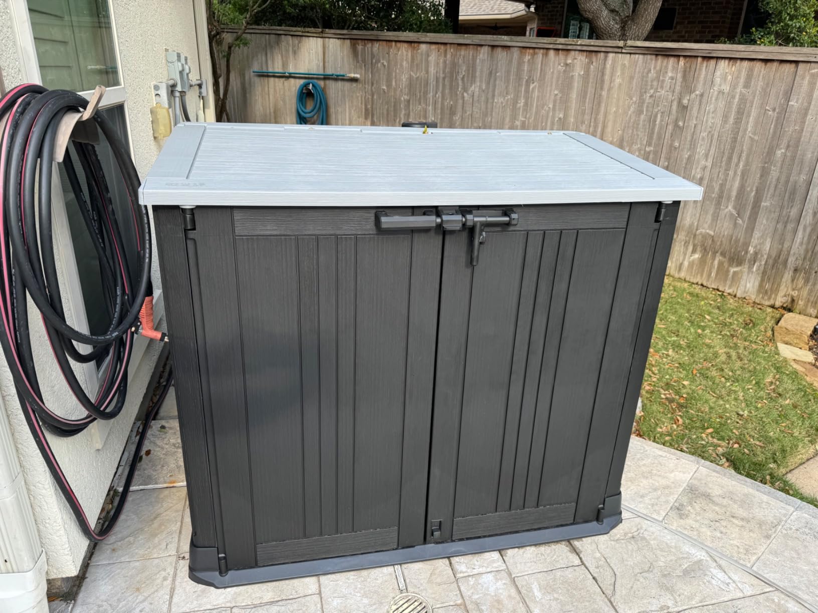 Keter Store-It-Out MIDI Outdoor Resin Storage Shed – Weather-Resistant Horizontal Cabinet for Trash Cans, Garden Tools & Patio Accessories – Lockable, Easy-Lift Lid, 30 Cu. Ft. Capacity, Beige customer photo 2