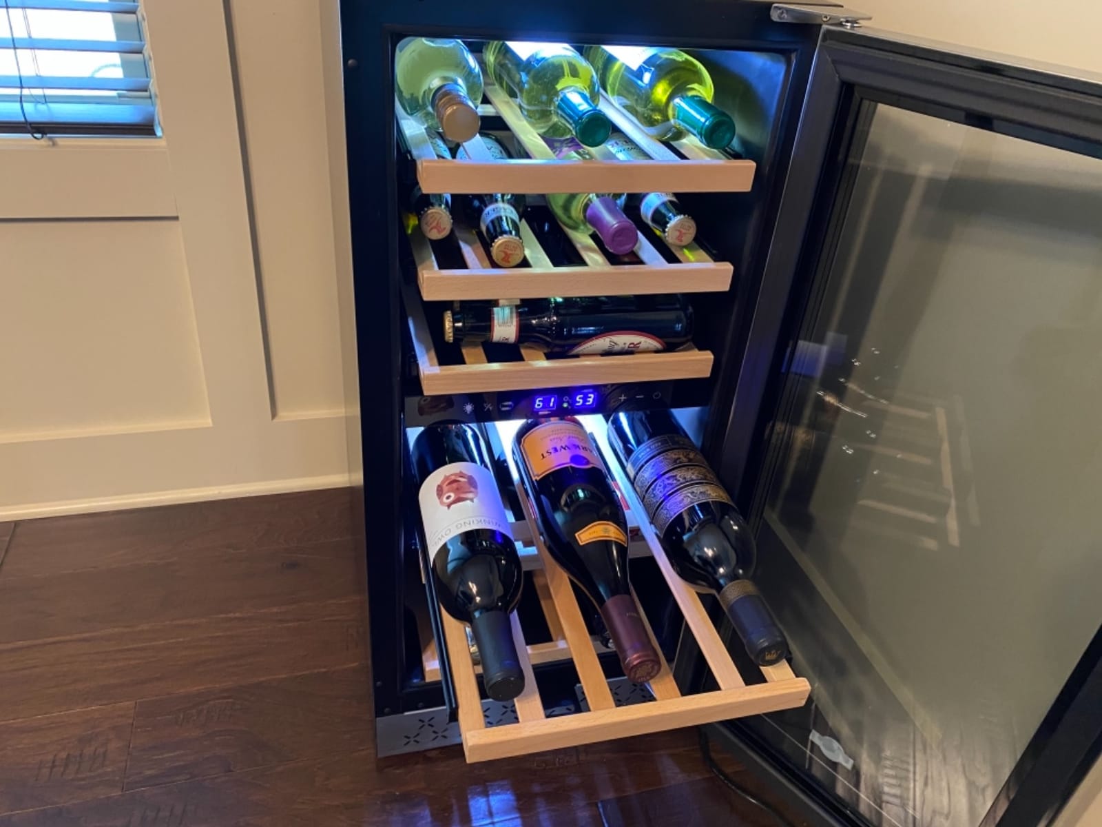 Tylza Mini Fridge 15 Inch Wine Cooler Under Counter, 30 Bottles Dual Zone Wine Fridge with Safty Lock, Wine Refrigerator Freestanding, Built-in Wine Cellars customer photo 2