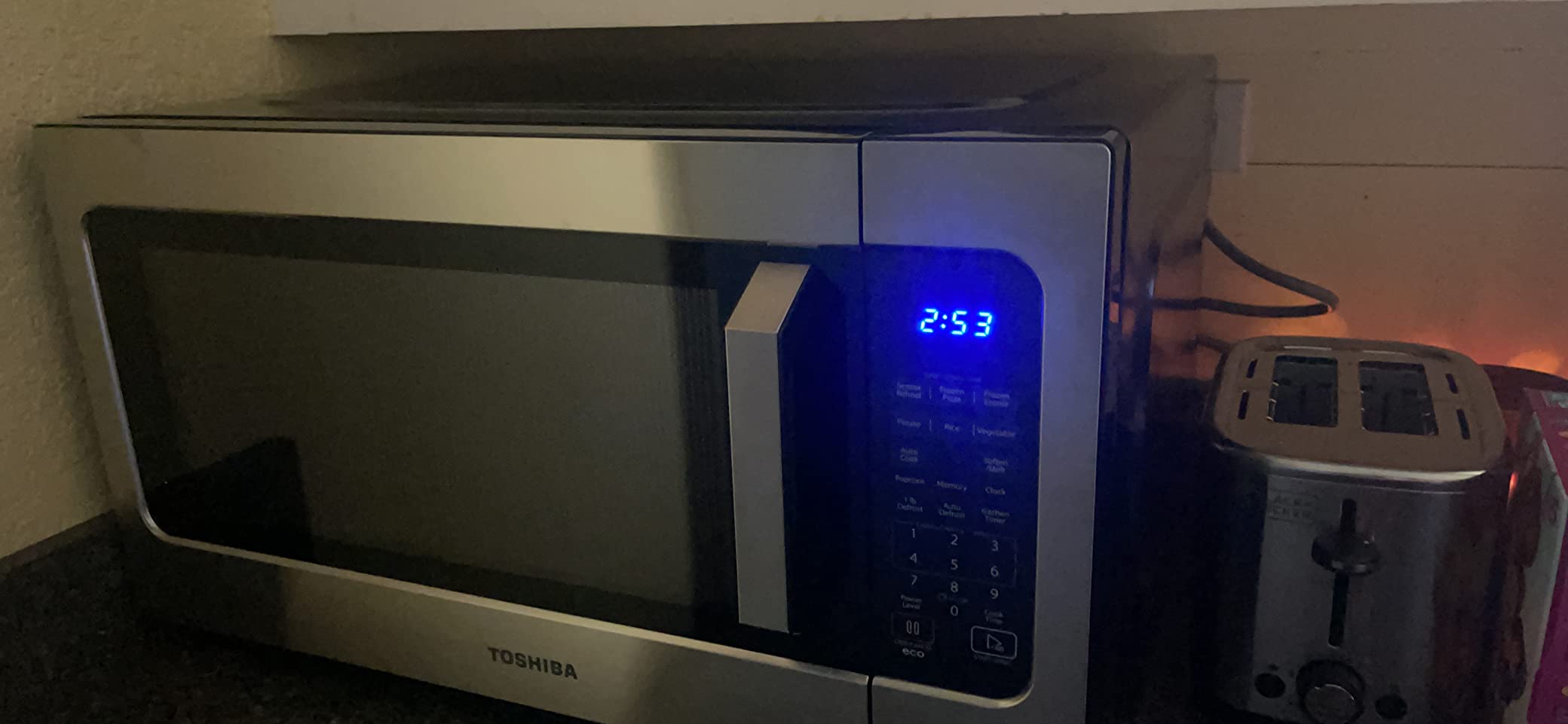 TOSHIBA Large Countertop Microwave Oven with Smart Sensor, 2.2 Cu.Ft, 1200W customer photo 1