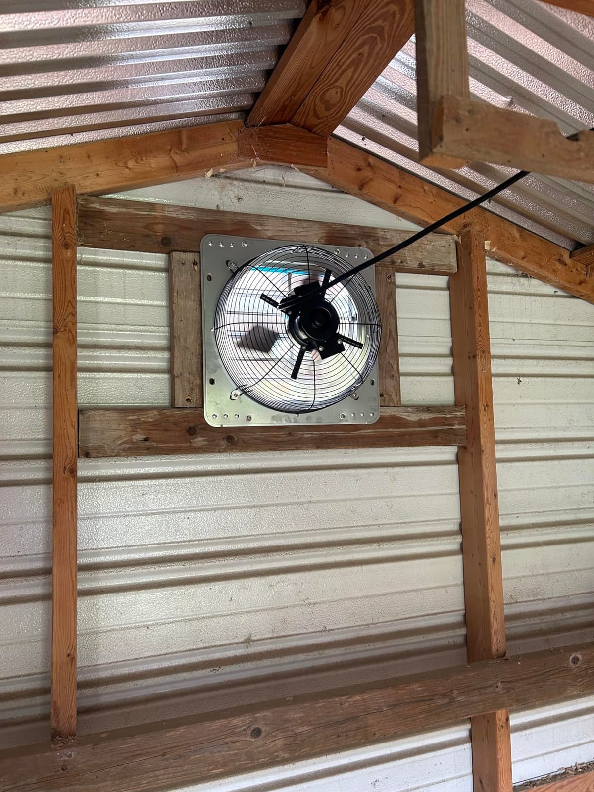 iPower 18 Inch Wall Mounted Shutter Exhaust Fan, Aluminum, 1400 RPM, 2000 CFM, for Attic, Garage, Louvered Vent, Plant, Greenhouse, Silver customer photo 2