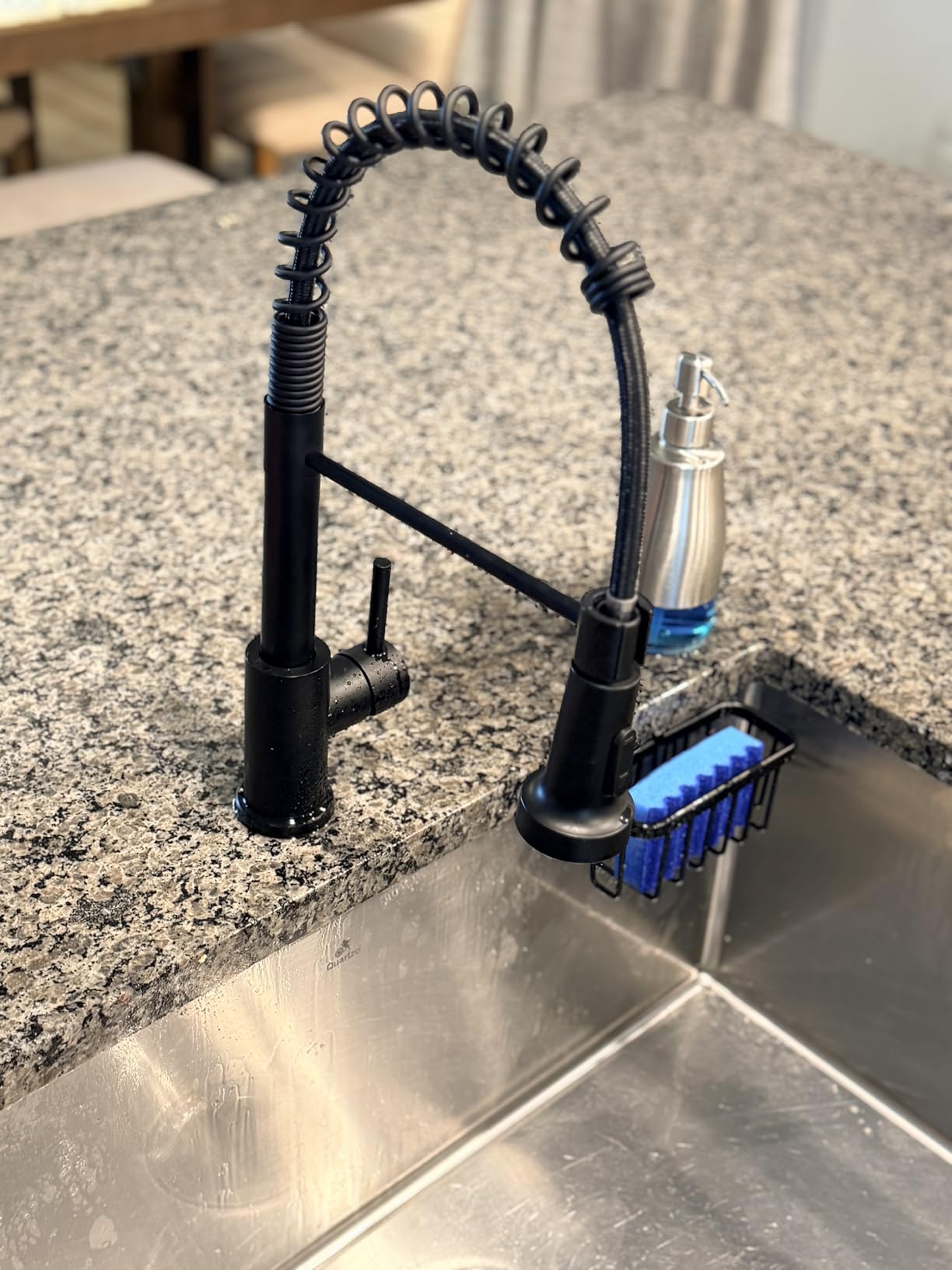 DJS Kitchen Sink Faucet with Pull Down Sprayer Single Handle Matte Black customer photo 2