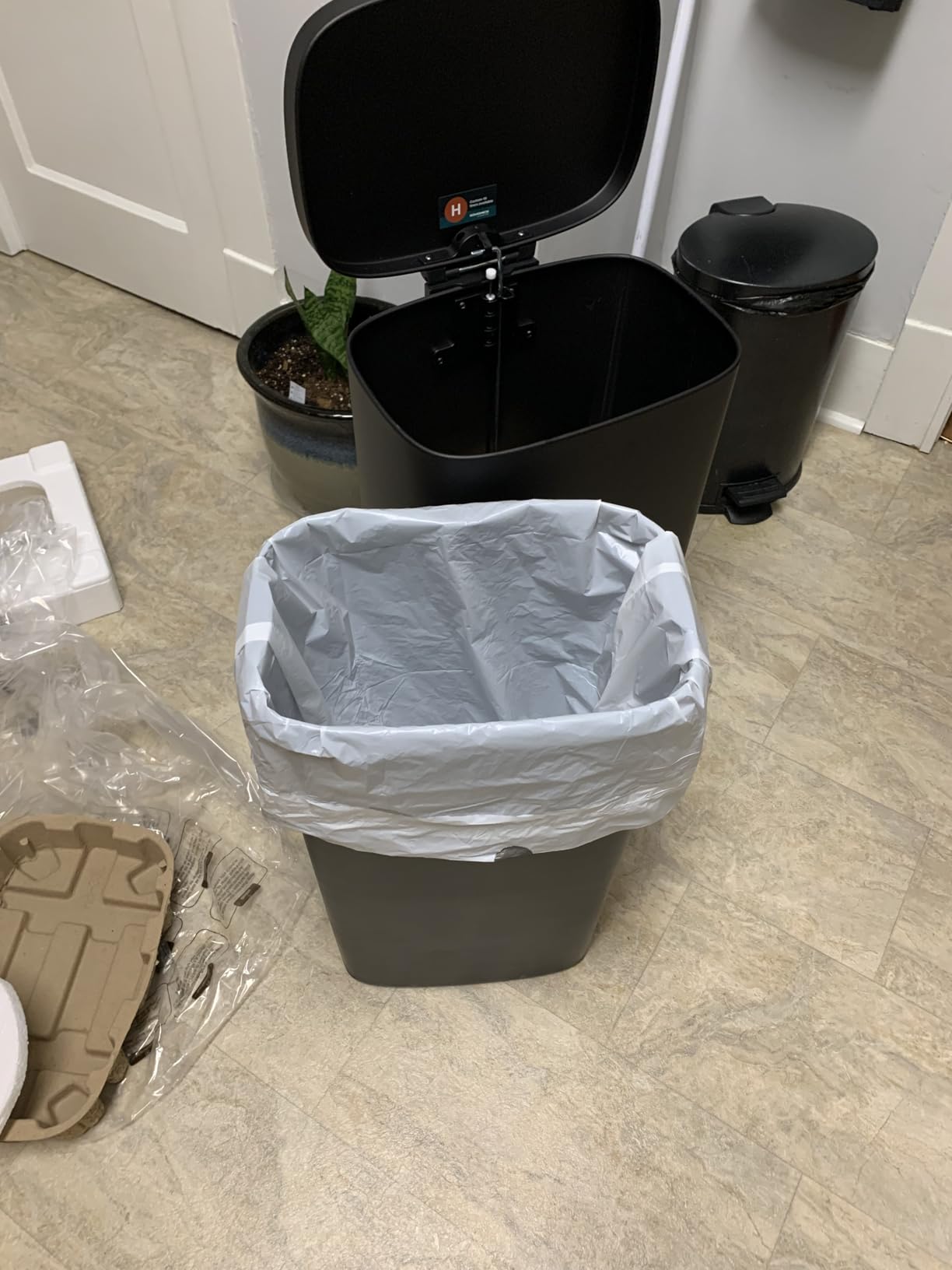 SONGMICS 13 Gallon (50 L) Trash Can, Stainless Steel, Step-On Pedal customer photo 1
