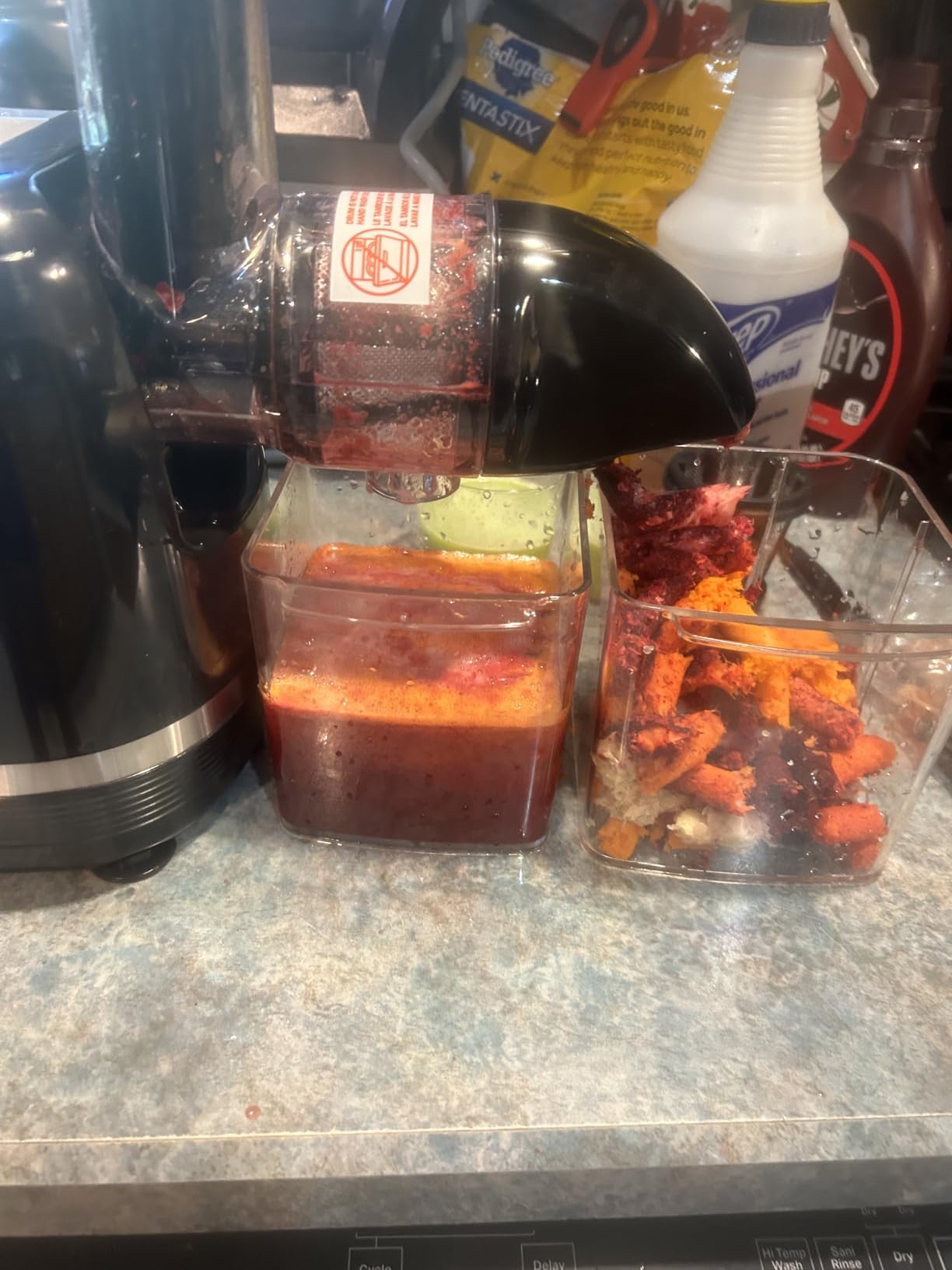 Omega H3000RED Cold Press 365 Juicer Slow Masticating Extractor Creates Delicious Fruit Vegetable and Leafy Green High Juice Yield and Preserves Nutritional Value, 150-Watt, Red customer photo 2