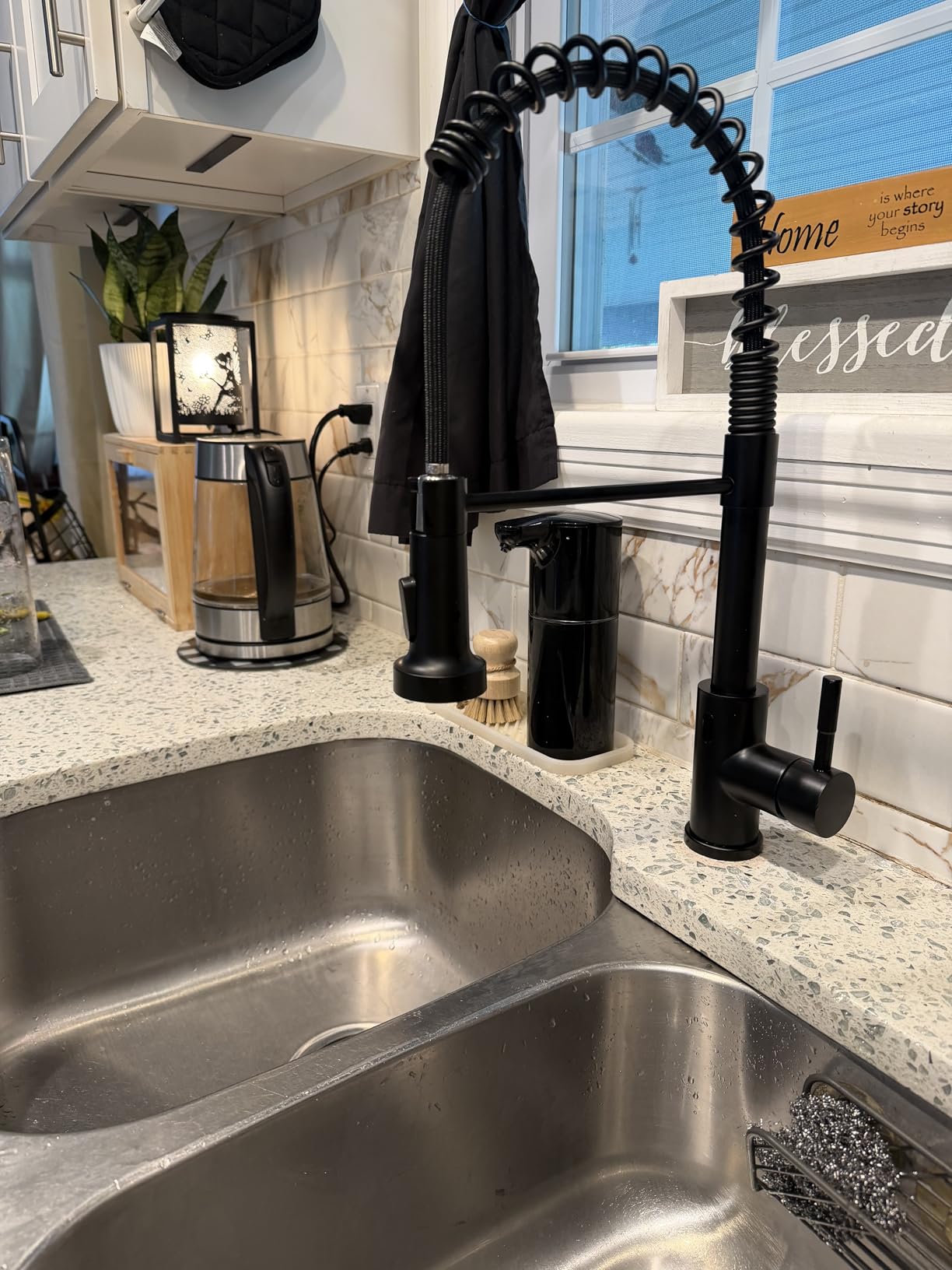 GIMILI Matte Black Touchless Kitchen Faucet with Spring Pull Down Sprayer customer photo 1