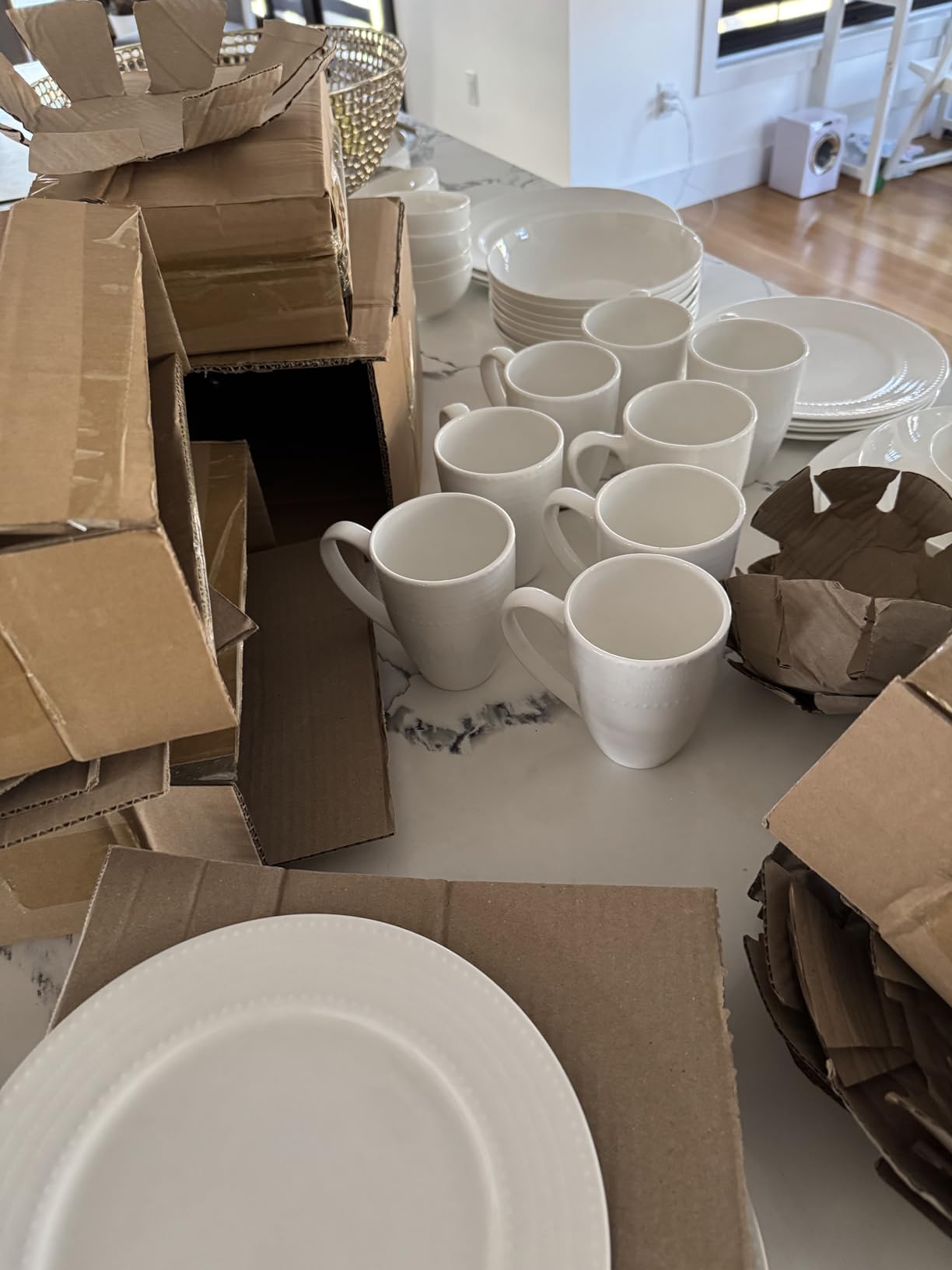 Mikasa Annabelle Bone China Dinnerware Set, 40-Piece Service for 8, White Hobnail Detail, Dinner Plates, Salad Plates, Bowls and Mugs, Dishwasher and Microwave Safe customer photo 1
