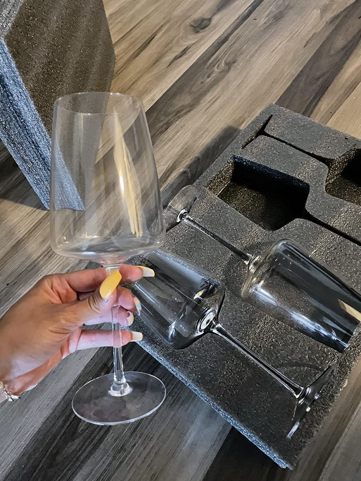 BACLIFE Hand Blown Wine Glasses Set of 4, 19oz Premium Crystal Wine Glasses customer photo 1