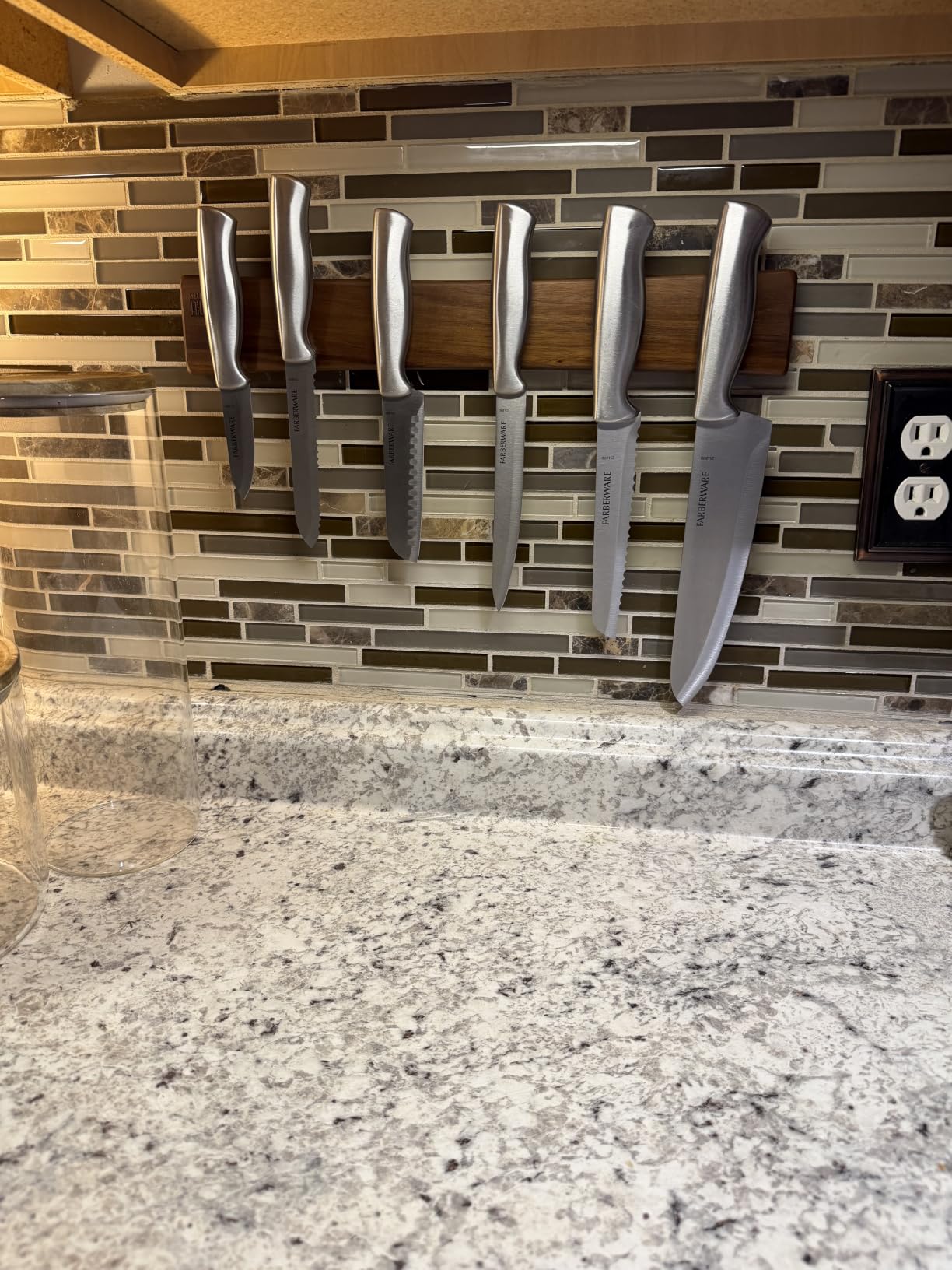 HOSHANHO Magnetic Knife Strips, Magnetic Knife Holder for Wall 16 Inch customer photo 2