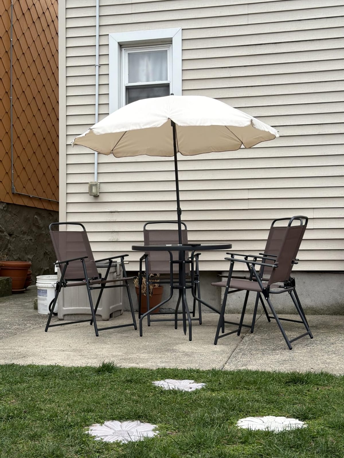 Vongrasig 6 Piece Folding Patio Dining Set,Small Metal Outdoor Garden Patio Table and Chair Set w/Umbrella for Lawn,Deck,Backyard,Black customer photo 2