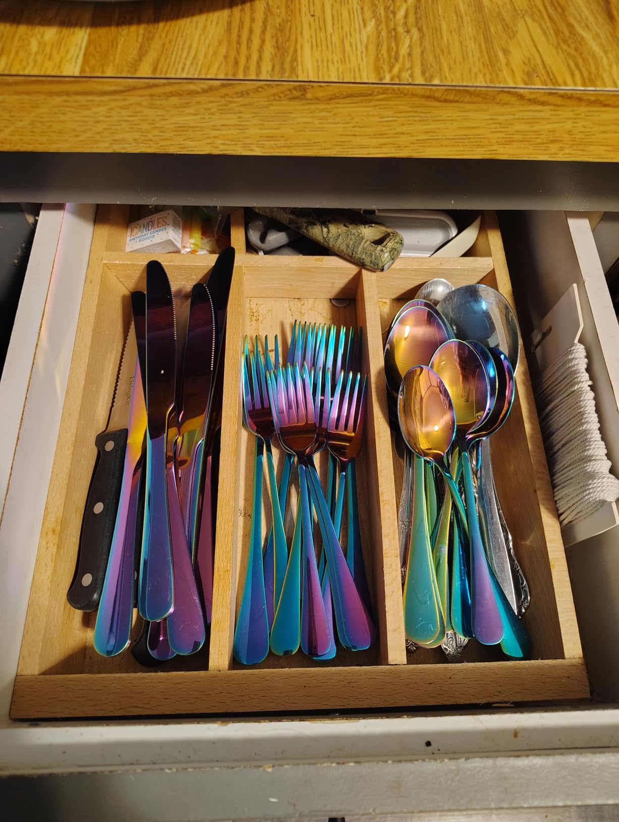 24 Pcs Silverware Set with Steak Knives for 4, Stainless Steel Flatware Set, Mirror Polished Cutlery Utensil Sets, Home Kitchen Eating Tableware, Dishwasher Safe customer photo 2