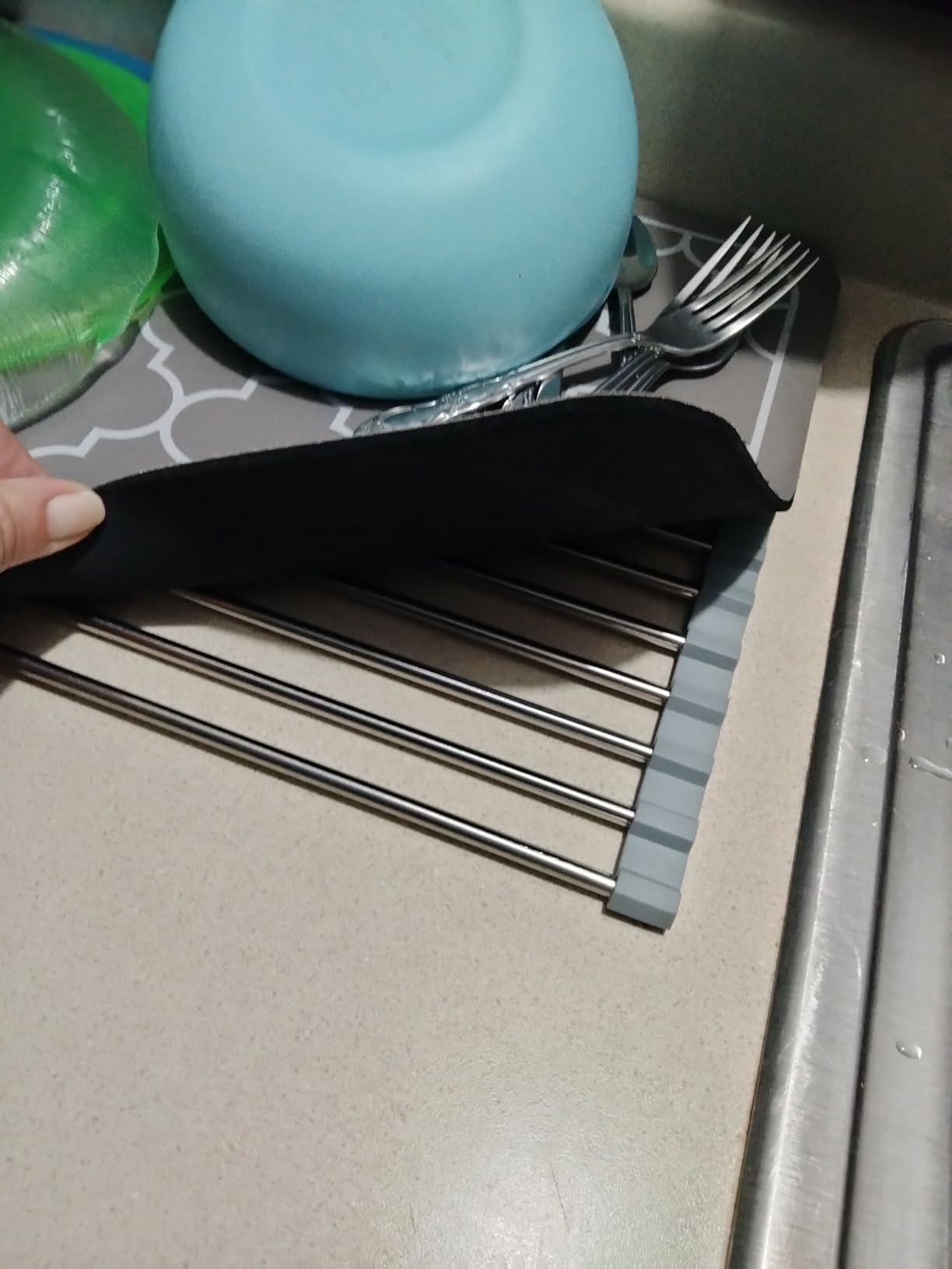 Seropy Roll Up Dish Drying Rack Over the Sink Drying Rack for Kitchen Counter, Rolling Dish Rack Over Sink Mat, Foldable Dish Drainer Stainless Steel Rack Kitchen Organization Gadgets 17.5