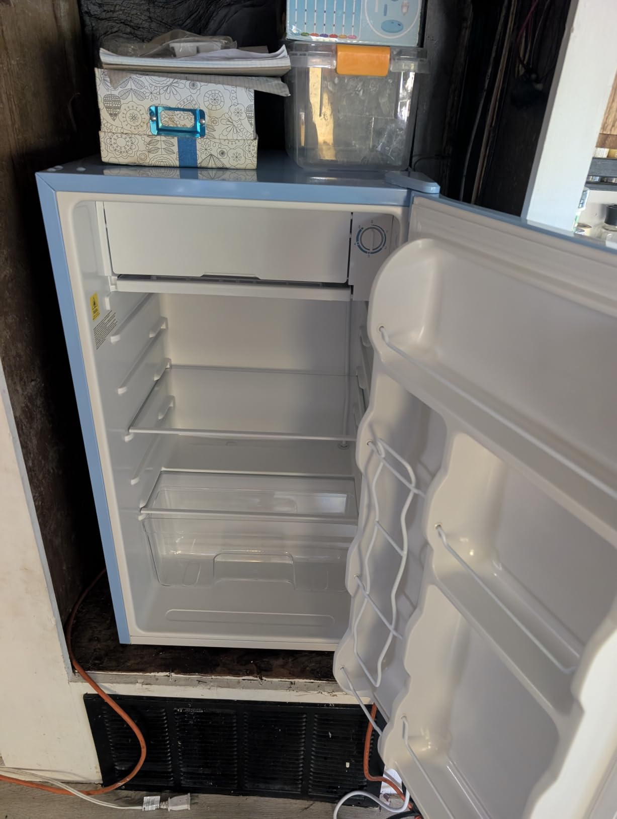 Upstreman 3.2 Cu.Ft Mini Fridge with Freezer, Black-BR321 customer photo 2