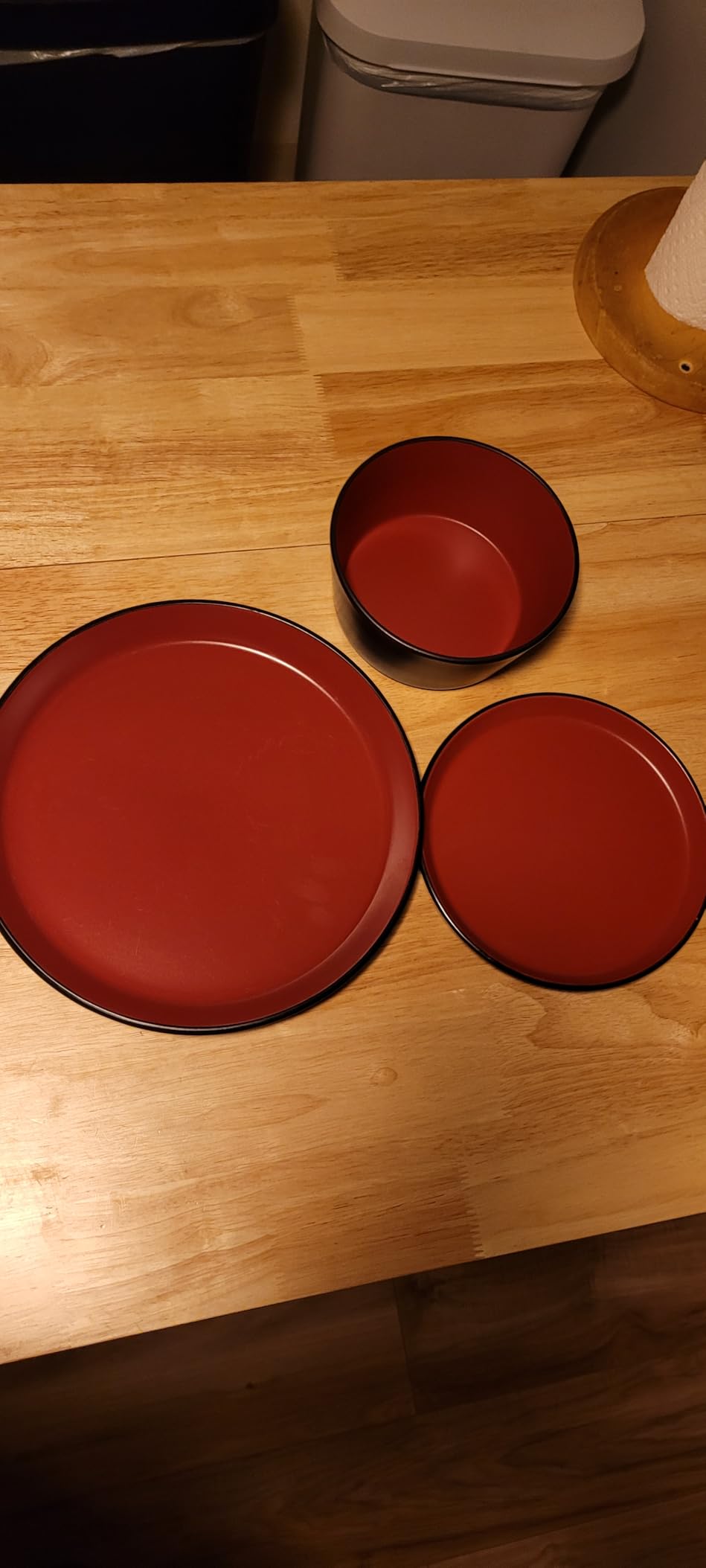 Stone Lain Jules Stoneware 16-Piece Dinnerware Set, Plates and Bowls, Service for 4, Black, Microwave & Dishwasher Safe customer photo 2