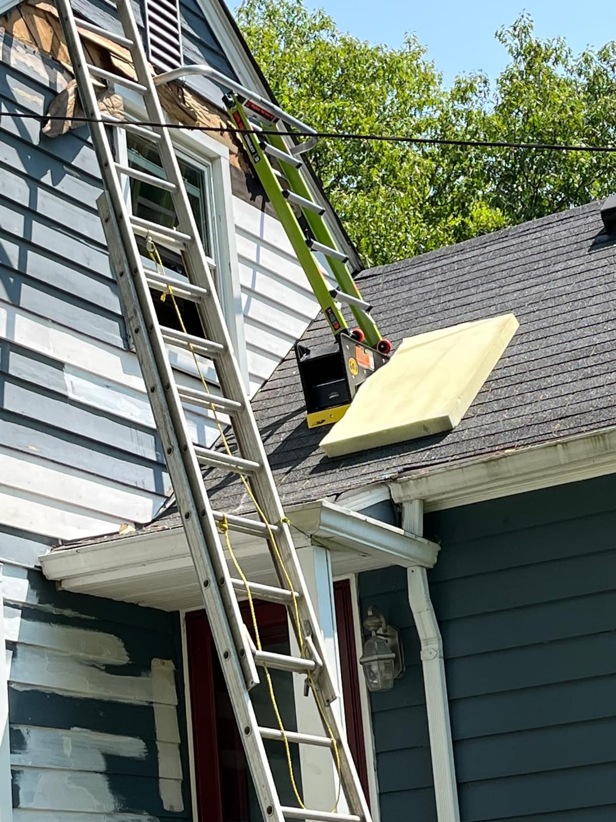 Little Giant Ladder Systems Conquest 2.0 All-Terrain, M22, 22ft, Multi-Position Ladder with Adjustable Outriggers, Fiberglass, Type 1A, 300 lbs Weight Rating, (17102-001) customer photo 1