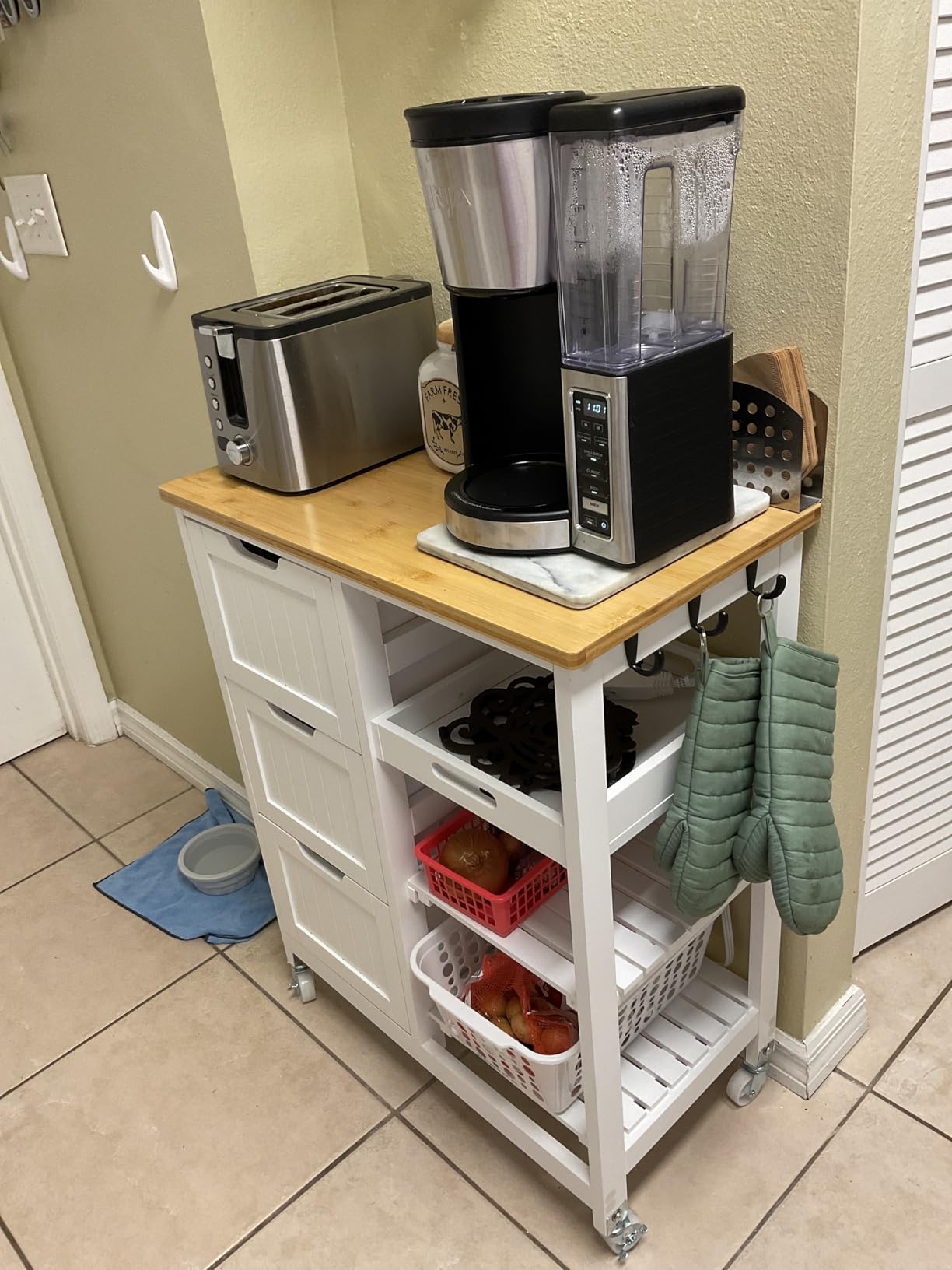 Yaheetech Kitchen Island Cart on Wheels with 3 Drawers and 3 Shelves, White customer photo 1