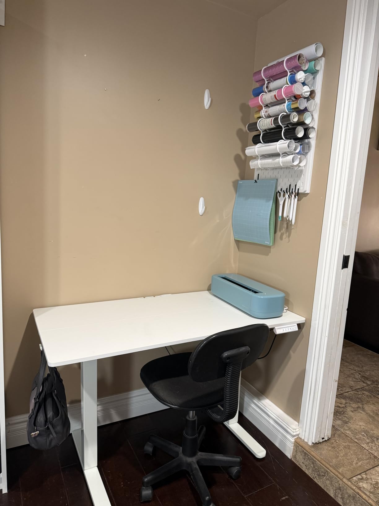 ErGear 48 X 24 Inch Height Adjustable Electric Standing Desk, Black customer photo 1