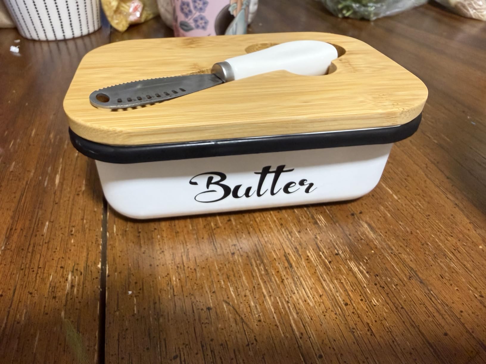 AISBUGUR Metal Butter Dish with Lid & Silicone Seal for Countertop White customer photo 1