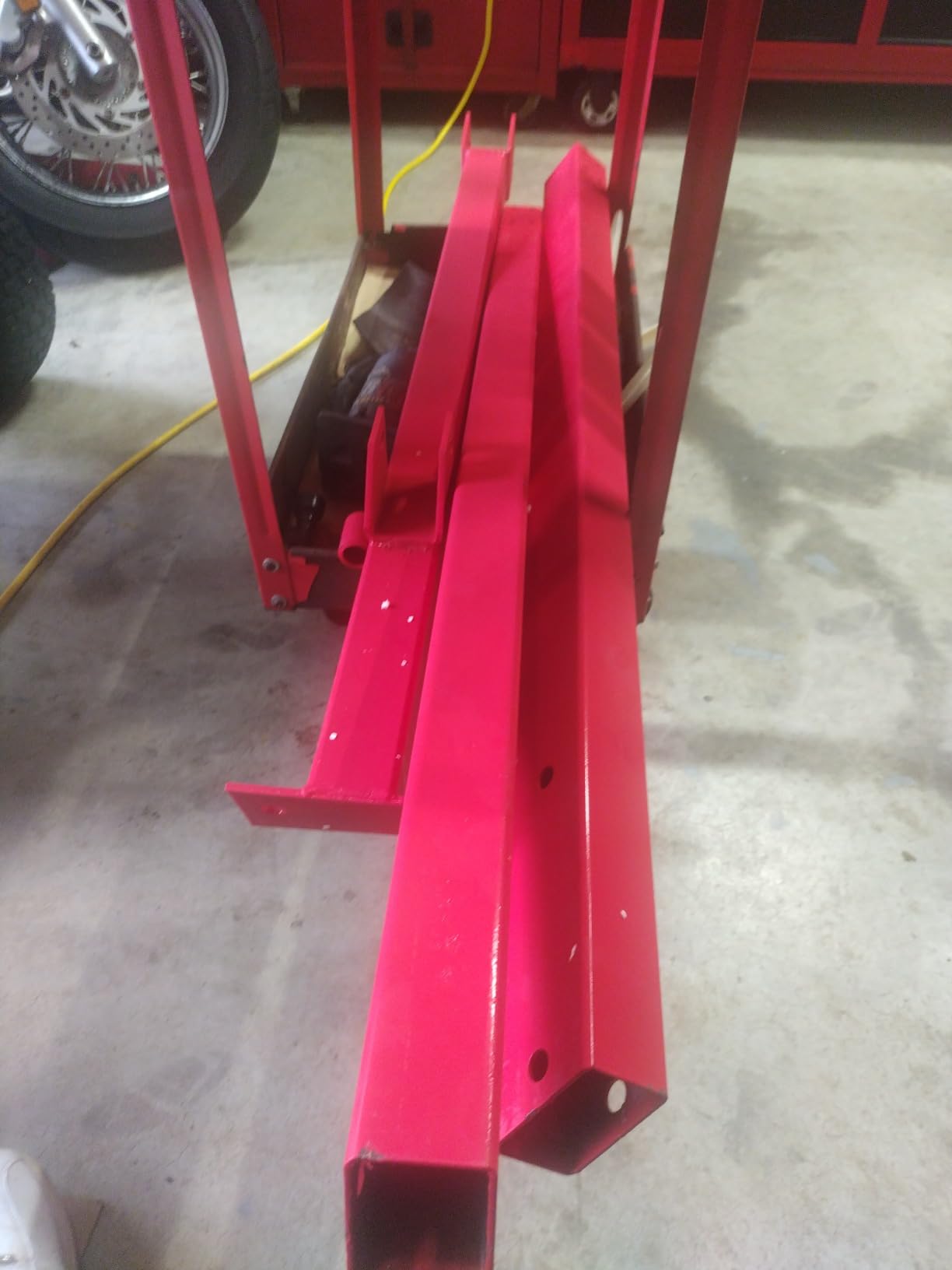 Engine Hoist, 2 Ton (4000lbs) Heavy Duty Folding Hydraulic Engine Crane Hoist Cherry Picker Shop Crane Hoist Lift for Ports, Warehouses, Garage, Factory, 360 Degree Swivel Wheels customer photo 2