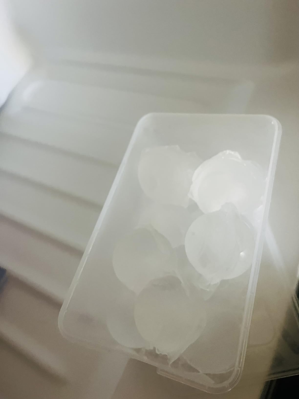 WIBIMEN 2.5-Inch Large Ice Cube Molds, 2-Pack Round Ice Ball Molds customer photo 1