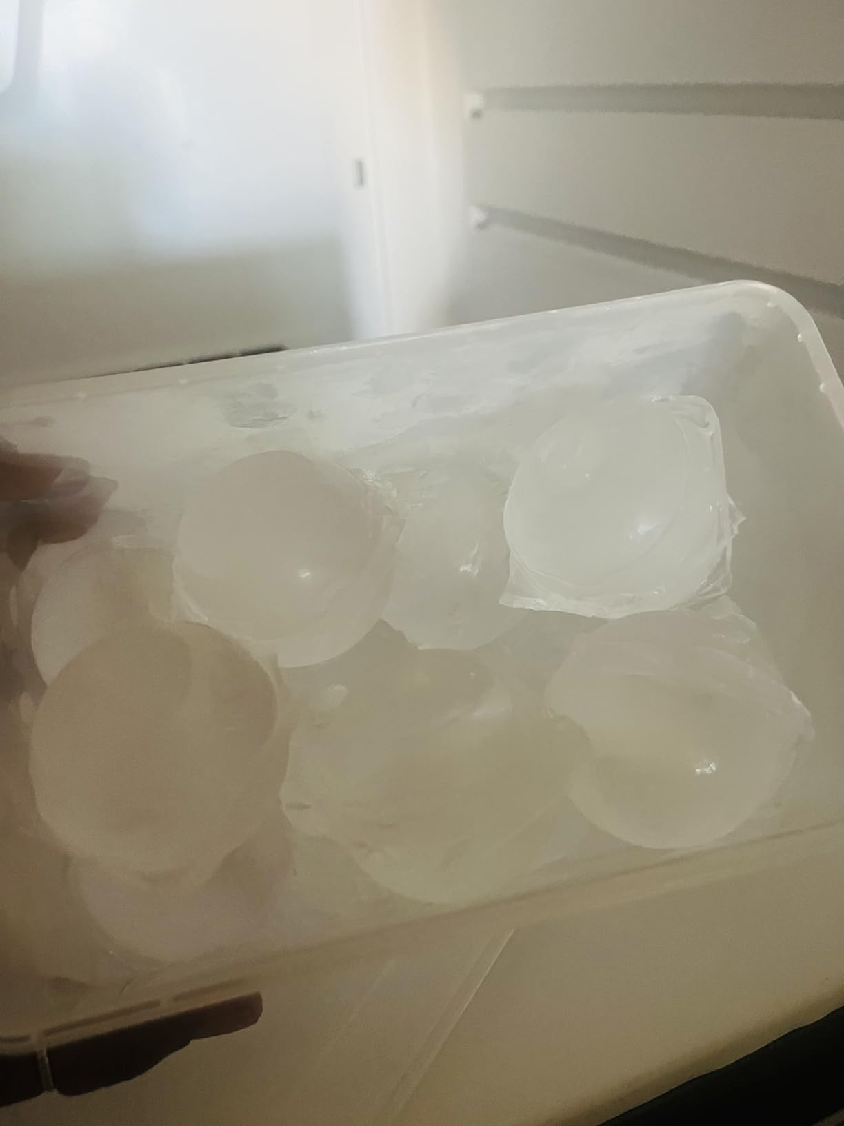 WIBIMEN 2.5-Inch Large Ice Cube Molds, 2-Pack Round Ice Ball Molds customer photo 2