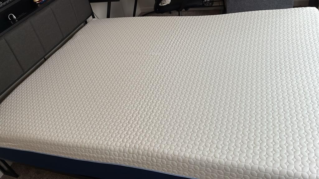 Gelsea 6 Inch Twin Size Mattress for Kids, Gel Cooling Memory Foam Mattress in A Box, Medium Firm Feel for Back Pain Relief, CertiPUR US Certified customer photo 2