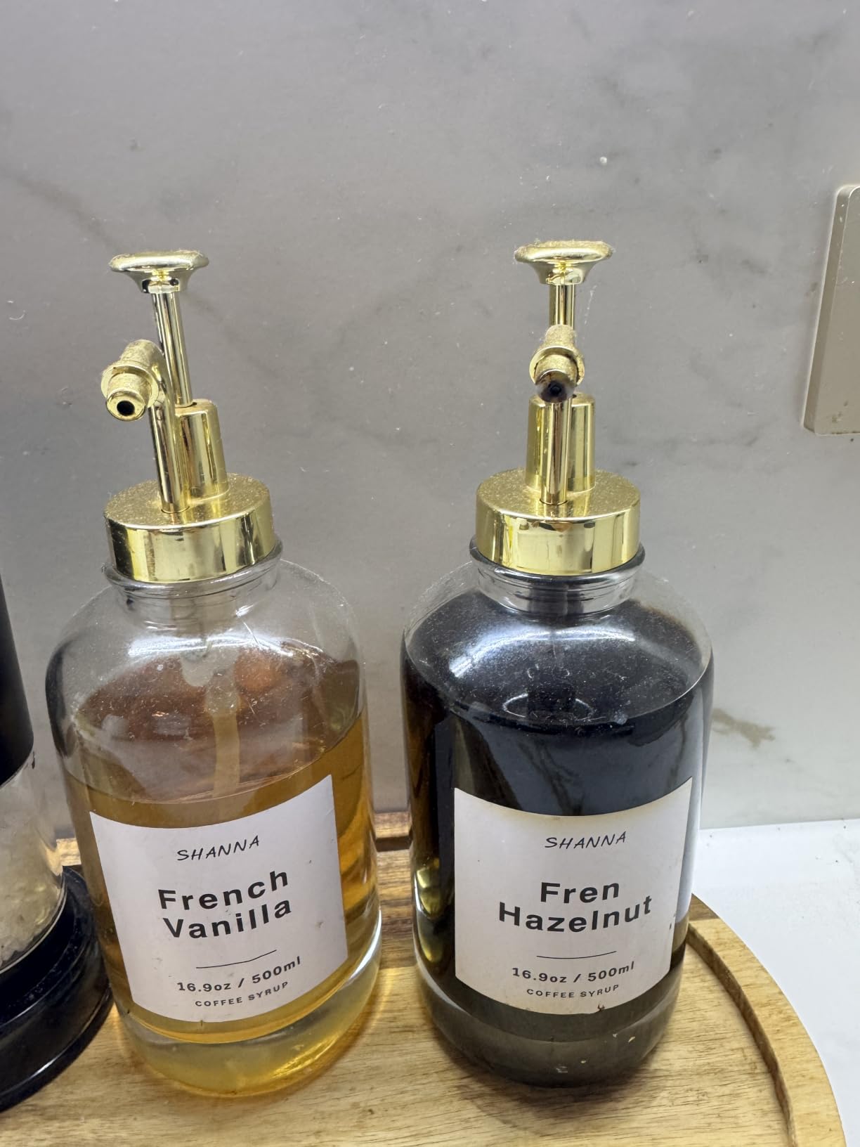 Coffee Syrup Dispenser for Coffee Bar, 16.9oz 500ml Glass Syrup Dispenser w Golden Coffee Scoop, Coffee Syrup Pump Dispenser w 36 Labels and Bamboo Tray, Coffee Syrup Bottles with Golden Pump, 3PCS customer photo 1