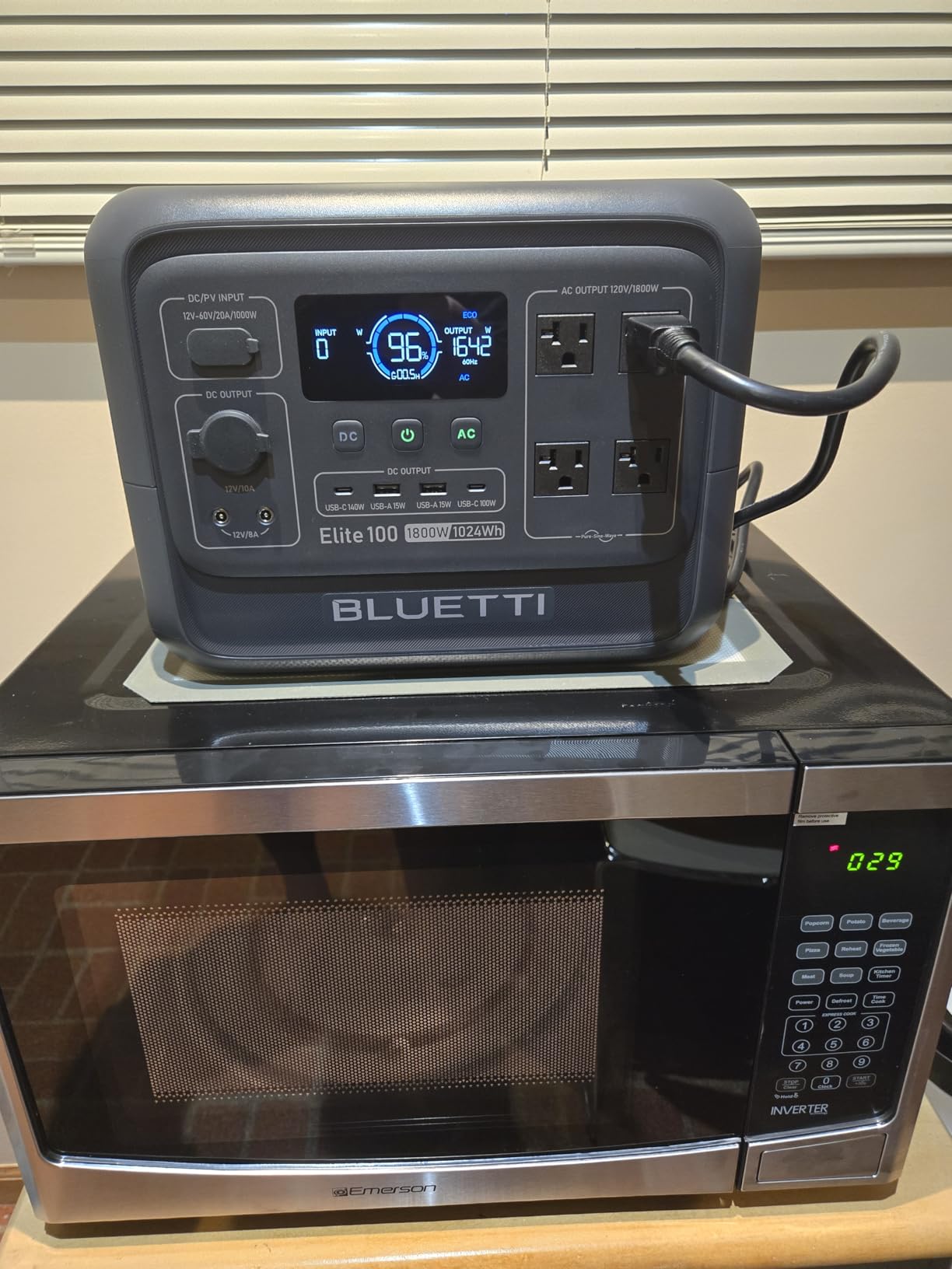 Emerson 1.2 Cu. Ft. Microwave Oven with Inverter, Timer & LED Display, 1000W, 10 Power Levels, 8 Pre-Programmed Settings, Removable Glass Turntable with Child Safe Lock, MWI1212SS, Stainless Steel customer photo 1