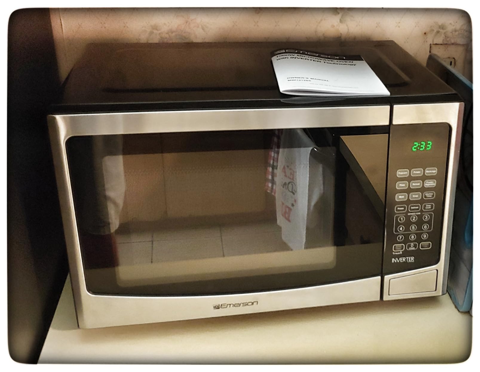 Emerson 1.2 Cu. Ft. Microwave Oven with Inverter, Timer & LED Display, 1000W, 10 Power Levels, 8 Pre-Programmed Settings, Removable Glass Turntable with Child Safe Lock, MWI1212SS, Stainless Steel customer photo 2