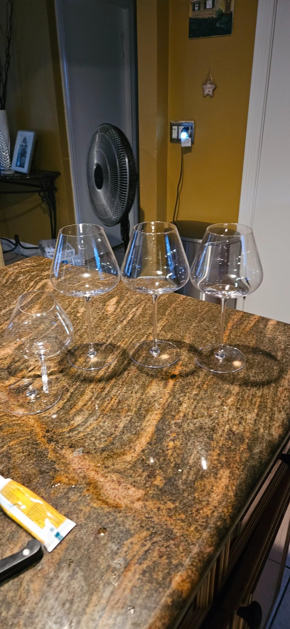 Chouggo Super Large 28Oz Wine Glasses Set of 4, Hand Blown Crystal Red Wine or White Wine Burgundy Glass, Hand Crafted by Artisans - Gifts for Women, Men, Wedding, Anniversary, Christmas, Birthday customer photo 2