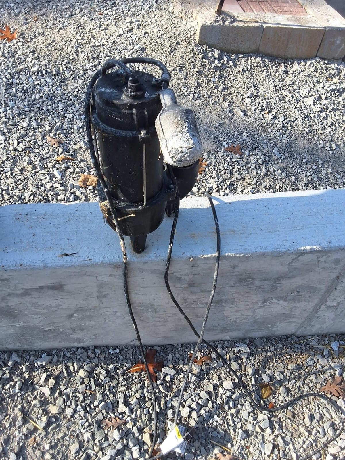 Acquaer 1/2 HP Submersible Sewage Pump 6000 GPH Auto Vertical Float Switch customer photo 2