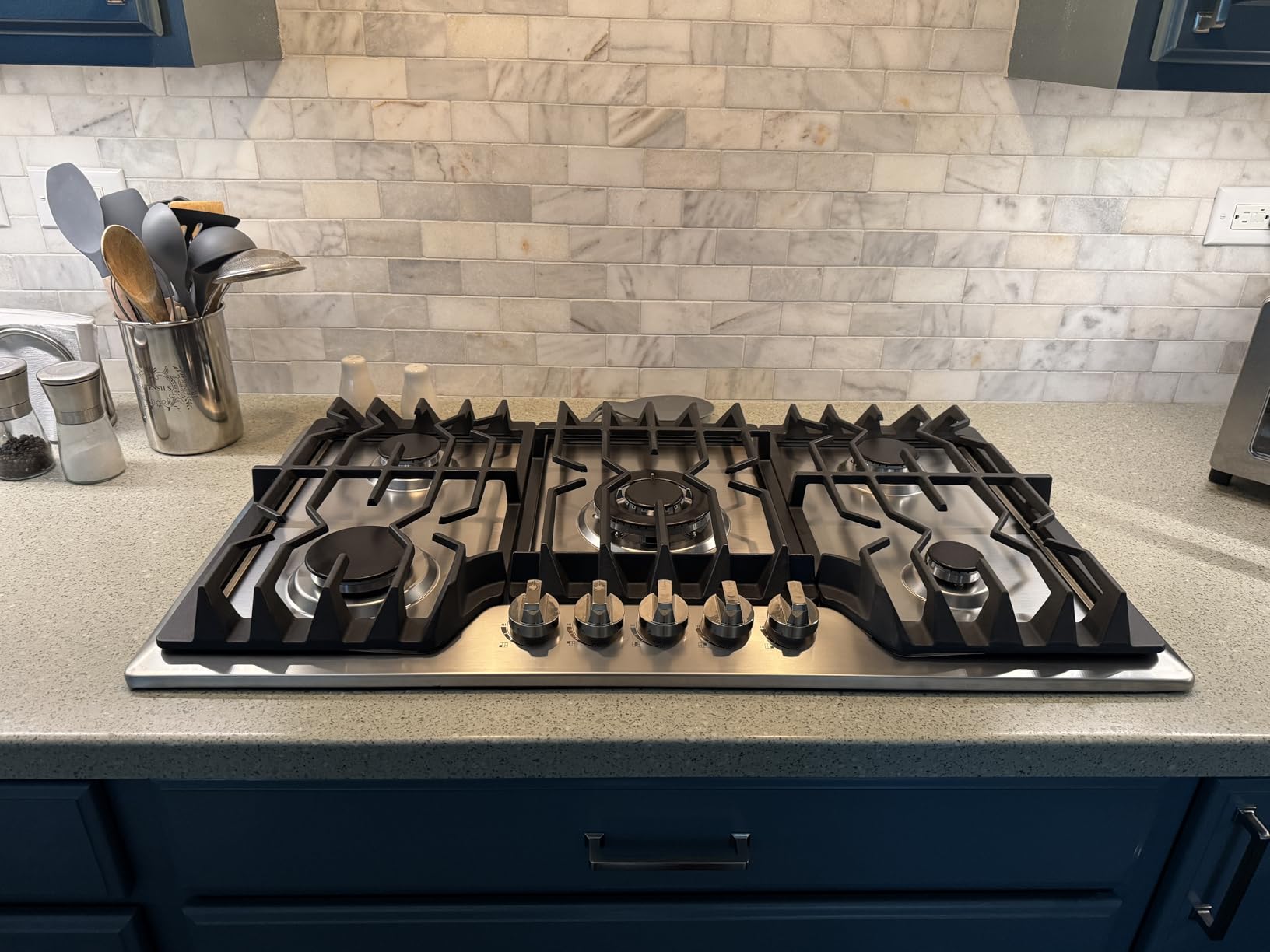 TOPWISH 36 Inch Gas Cooktop, Propane Stove Top with 5 ITALY SABAF Burners customer photo 2
