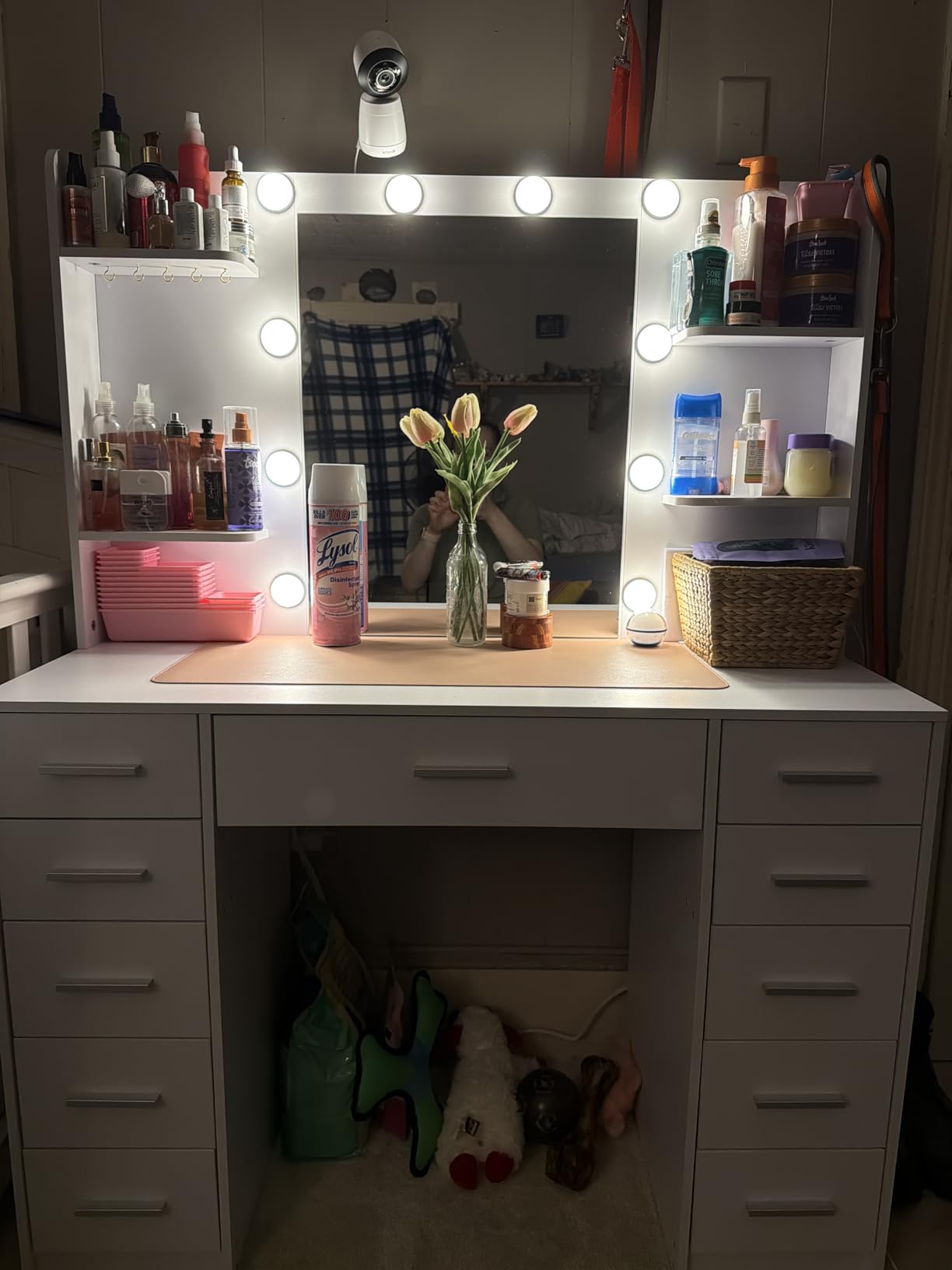 Quimoo Large Vanity Desk with LED Lighted Mirror & Power Outlet,Makeup Vanity Table with 7 Drawers,4 Shelves and 5 Hooks,Vanity Table, Vanity Desk Set for Bedroom,Bathroom,White customer photo 2