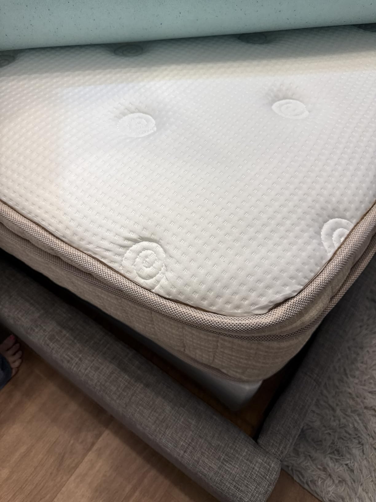 BedStory Extra Firm Queen Mattress 12 Inch, Hotel Collection Hybrid Mattresses in a Box with Cooling Gel & Pocket Springs for Back Pain Relief and Couples, CertiPUR-US Certified, Fiberglass-Free customer photo 1