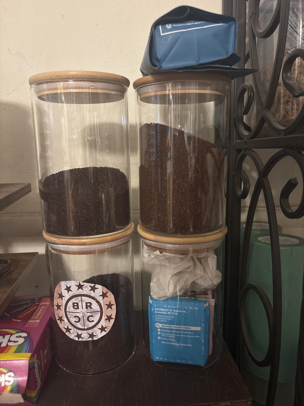 Liuruiyu 6 Pack Glass Food Storage Jars 37 oz,Glass Storage Containers Clear Glass Food Canister with Bamboo Lid Airtight For Serving Tea, Coffee, Flour, Sugar, Candy, Cookie, Spice and More (Square) customer photo 1
