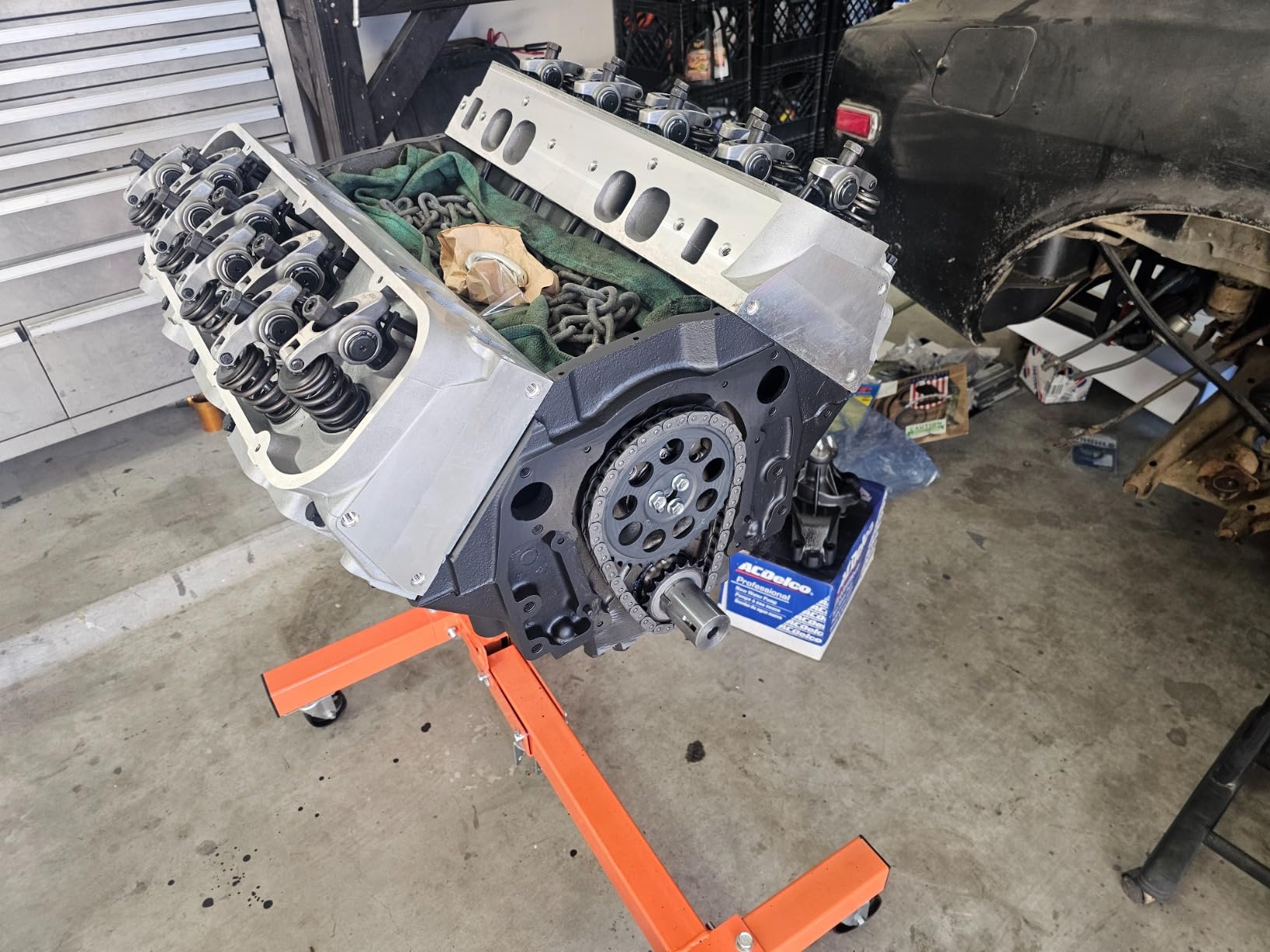 VEVOR Hydraulic Engine Hoist with Lever, 2 Ton/4400 LBS Heavy-Duty Cherry Picker Shop Crane, Foldable Engine Crane and Engine Hoist Leveler for Auto Repair, Motors, Weights Lifting, Loading customer photo 2