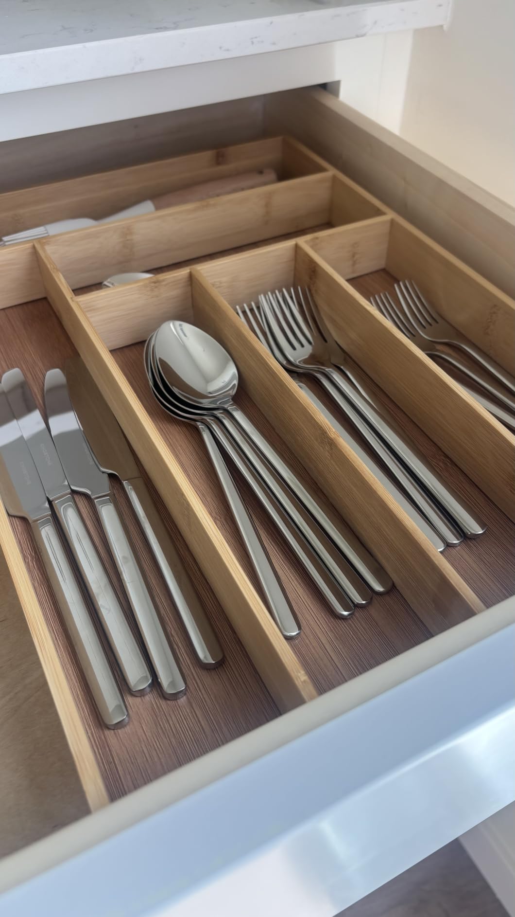 KINGSTONE Silverware Set for 12, 60 Piece 18/10 Stainless Steel Flatware Utensils Cutlery Set, Mirror Polished, Dishwasher Safe, Knife Fork Spoon for Home Restaurant Wedding Housewarming customer photo 1