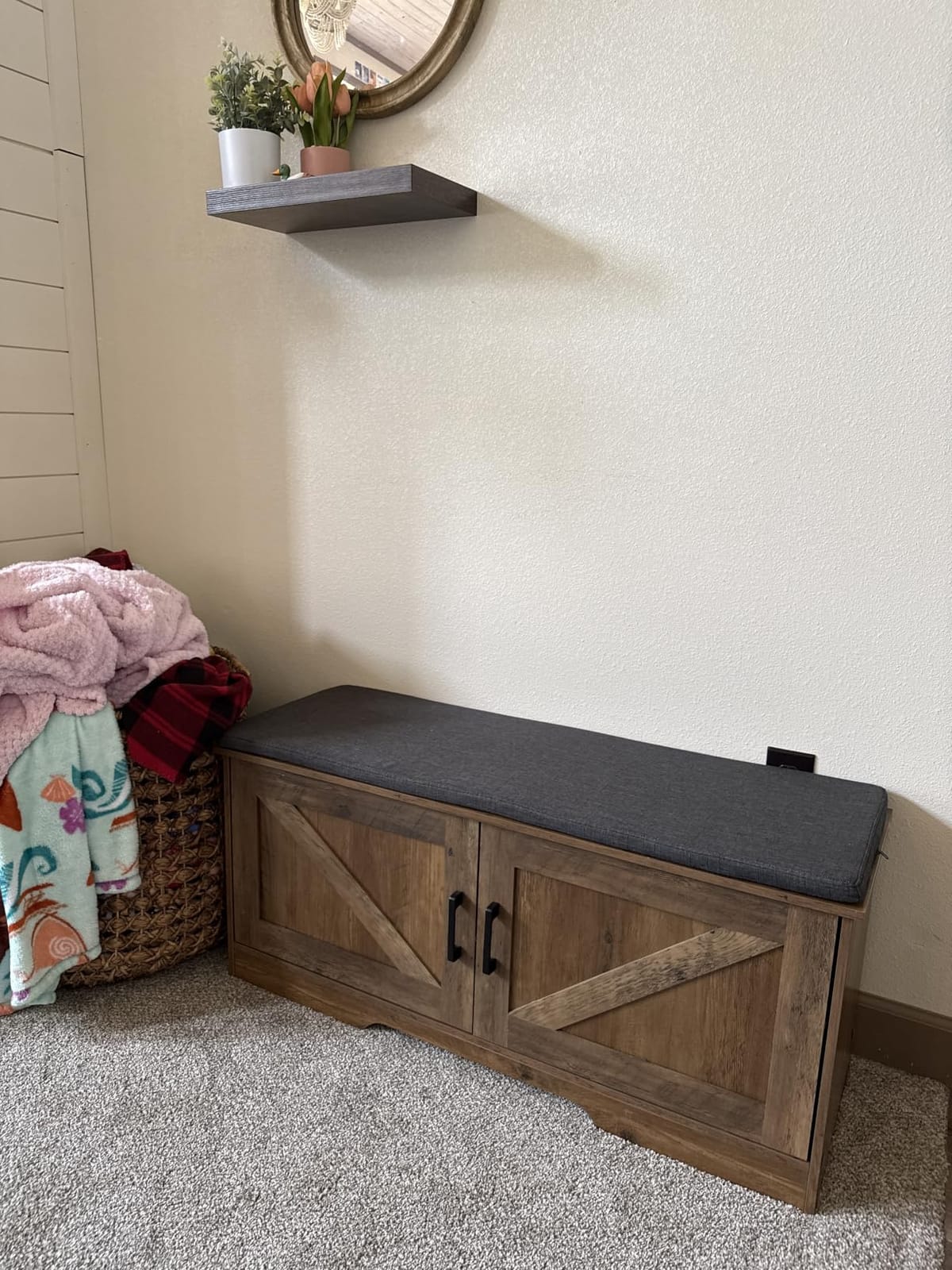 HOMSHO Farmhouse Shoe Storage Bench with 4 Barn Doors & Padded Seat Cushion customer photo 1