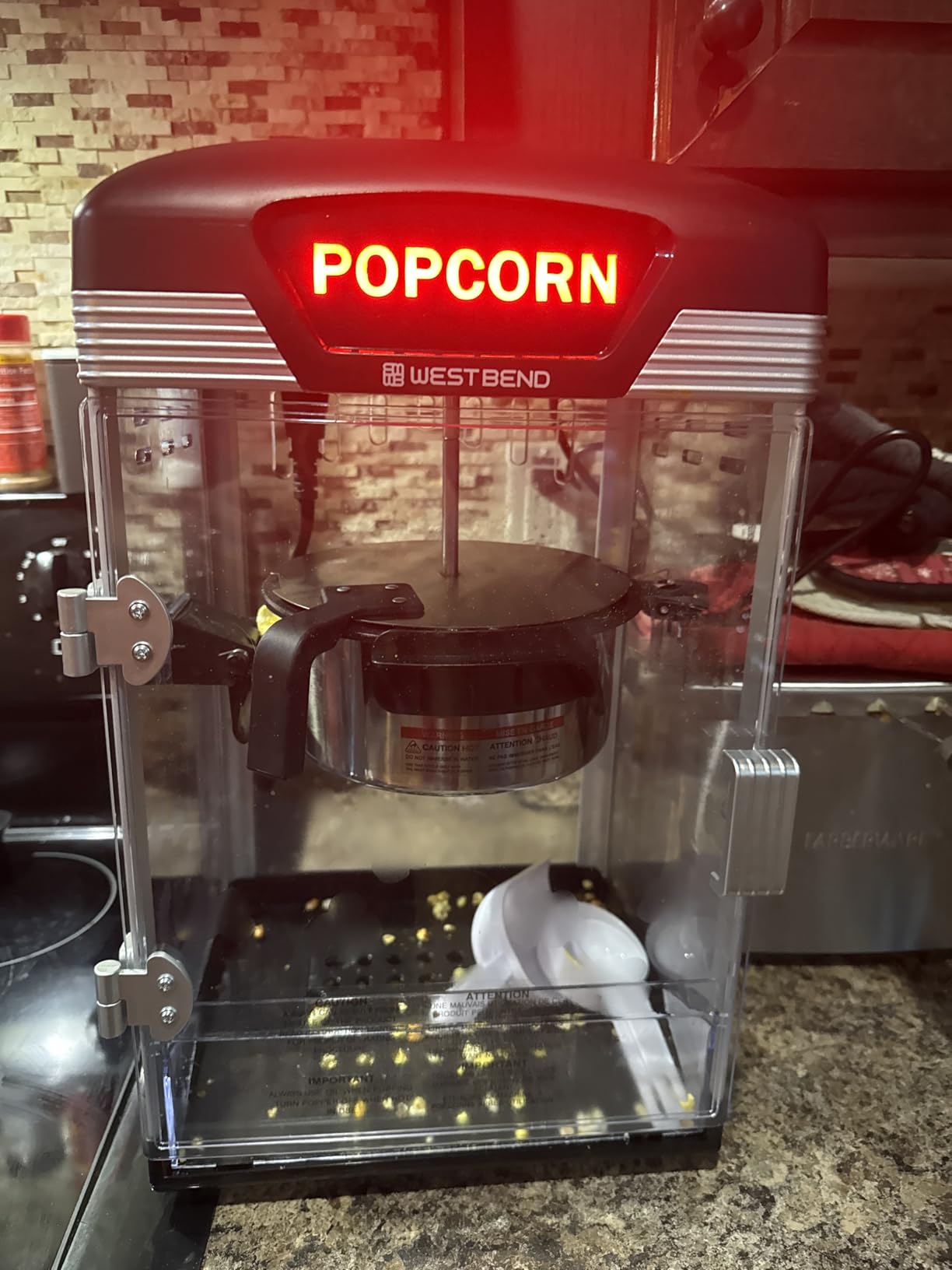 West Bend Theater Crazy Popcorn Machine, Nonstick Kettle, 4 Qt., Black customer photo 2