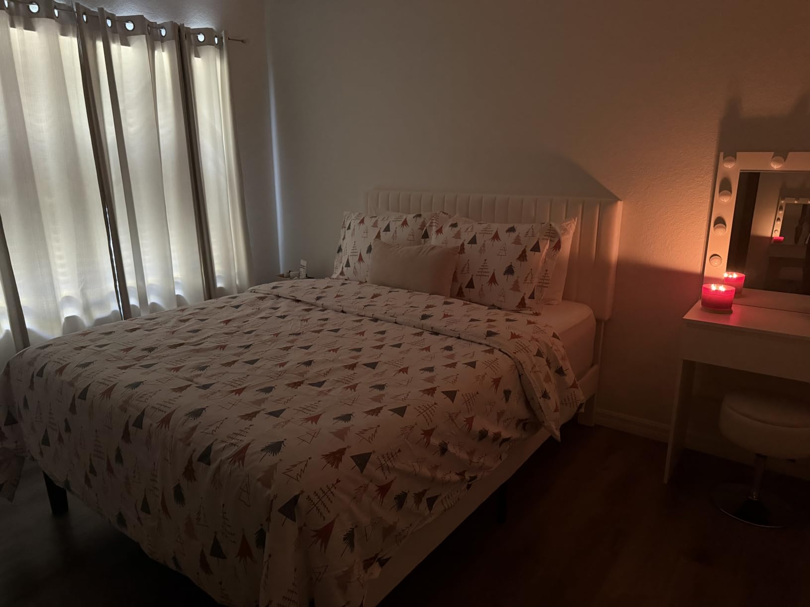 Duvet Cover King Size - Extra Soft 3 Piece with Zipper Closure - White customer photo 1