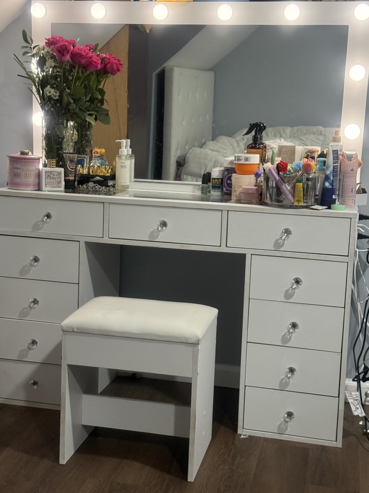 Yanosaku Vanity Desk with Glass Top & Power Outlets, Makeup Vanity with Mirror & 12 LED Lights, 11-Drawer Makeup Table with Chair, 3 Lighting Modes Brightness Adjustable, White customer photo 2
