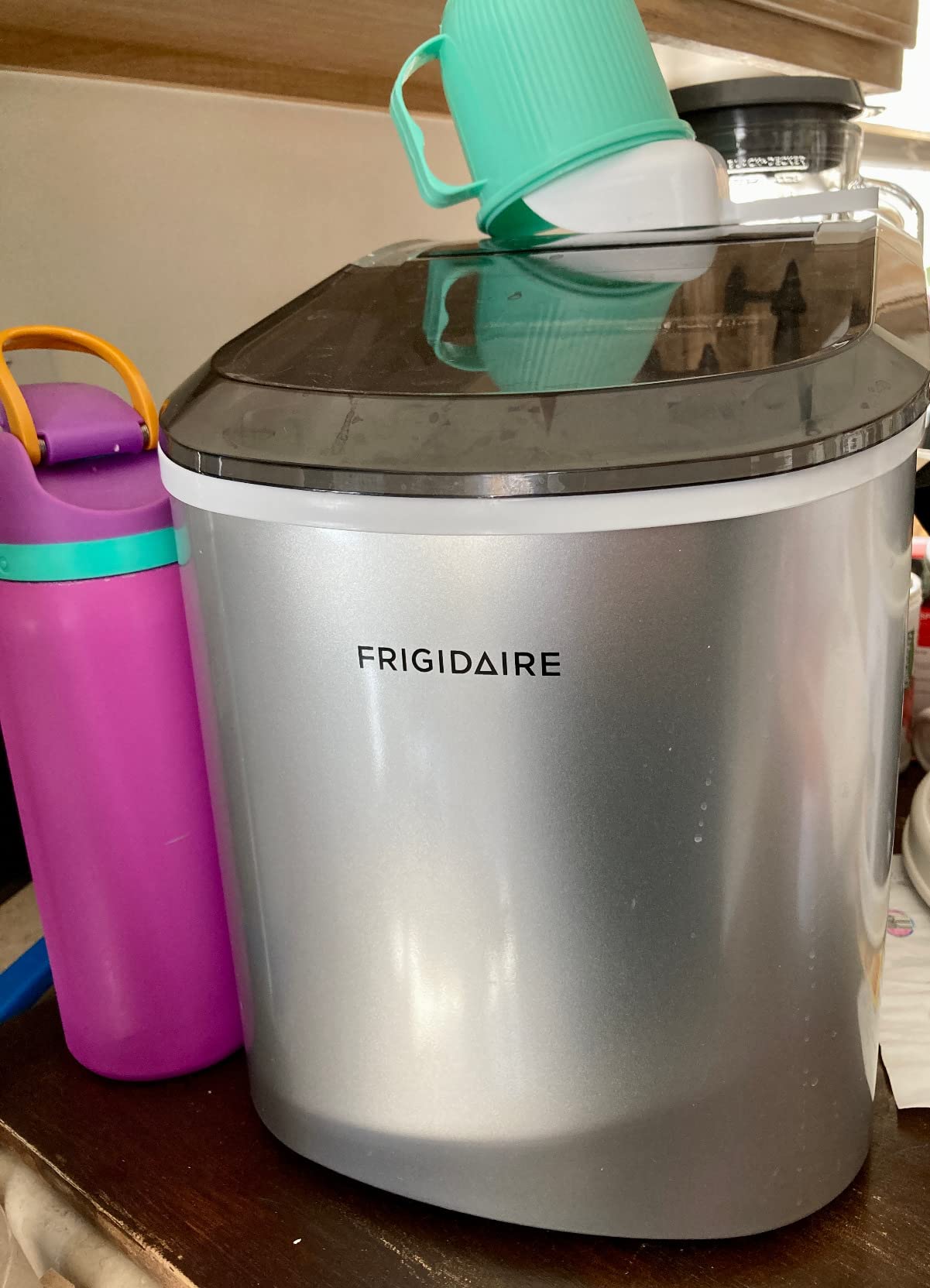 FRIGIDAIRE EFIC128AMZBLK Compact Countertop Ice Maker, 26 lb per Day, Black customer photo 2