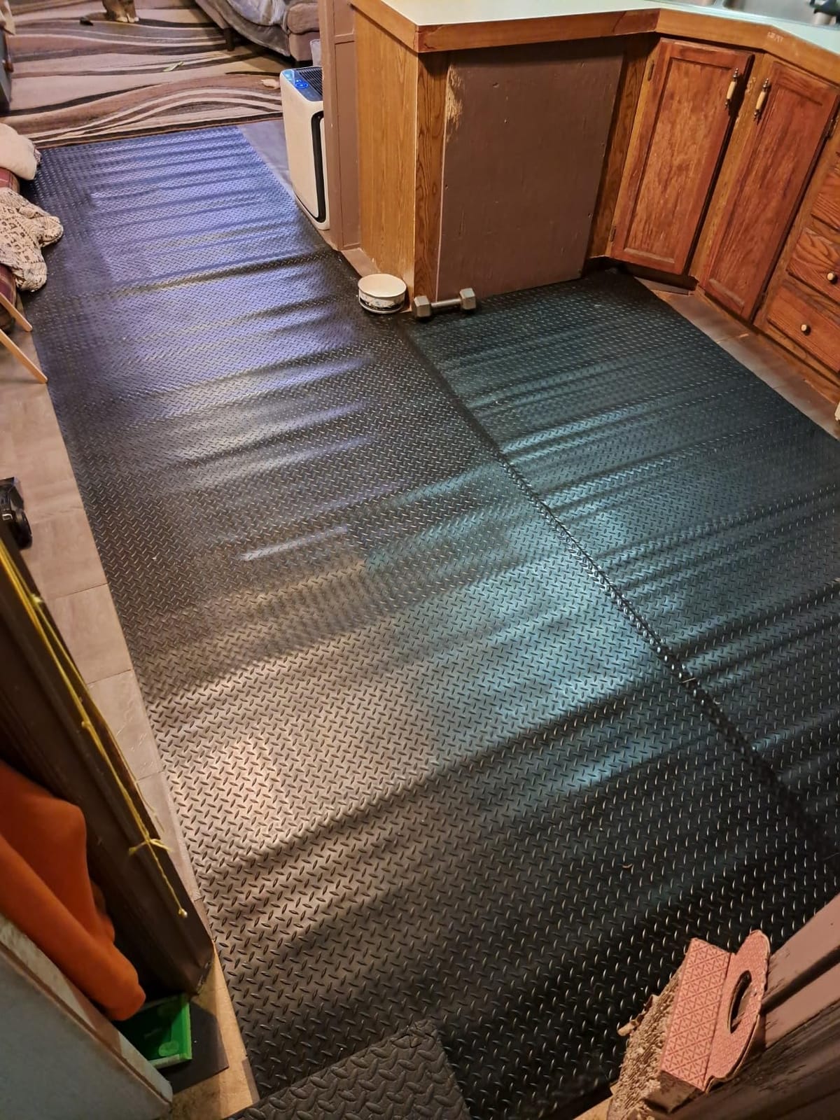 VEVOR Diamond-Plate Rubber Flooring Roll, 3 mm x 4 ft x 10 ft Garage Floor Mat, SBR, Easy to Clean, Diamond Plate Rubber Mat for Under Cars, Garage Industry Gym, Black customer photo 1
