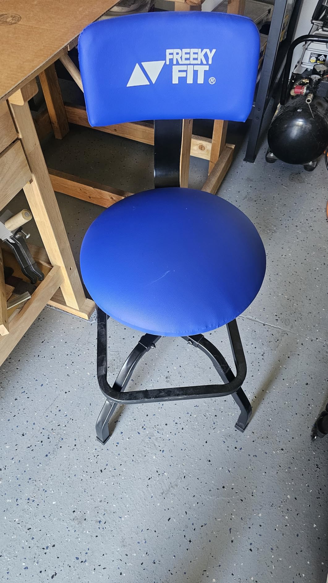 Shop Stool with Backrest, Mechanic Garage Stool for Workshop, Adjustable Shop Stools Chair, Padded Workbench Stools for Men Women, 300 LBS Capacity, 360° Swivel PVC Seat, Heavy Duty, Black customer photo 1
