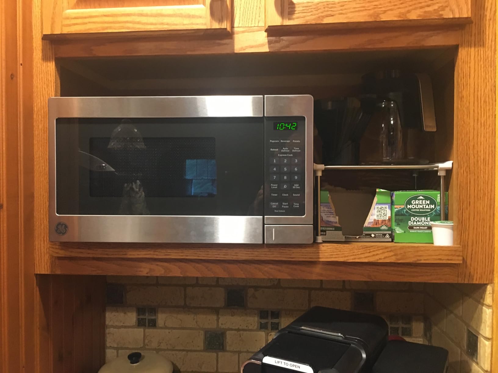 GE Countertop Microwave Oven, 700 Watt, 0.7 Cu. Ft., White, GCST07N1WWW customer photo 1
