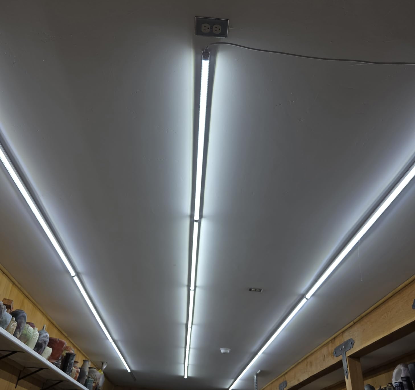 XLNYUUI Led Shop Lights, 4FT LED Light 50W 6500K 7000LM Daylight,Led Garage Light,Linkable Clear Cover Integrated V-Shape for Garage Warehouse Workbench Workshop(4-Pack) customer photo 2