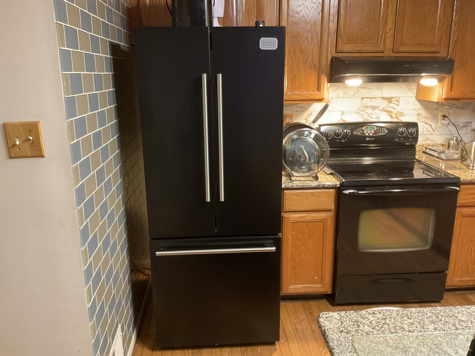 BLACK+DECKER 14 Cu. Ft. Convertible Freezer Refrigerator, Upright Freezer with Glass Shelves, ENERGY STAR rated, Frost Free, BUC1400XB, Black customer photo 1