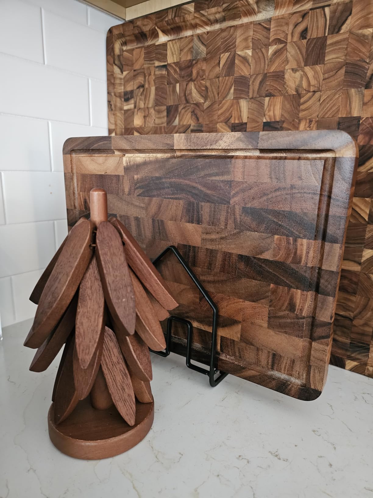 Vertdens Wooden Trivets for Hot Dishes, Hot Dish Coaster with Tree-Shaped Wood Collapsible Hot Pad Trivet Tree for Restaurant, 4 Wooden Trivet + 1 Stand(Walnut Wood) customer photo 2