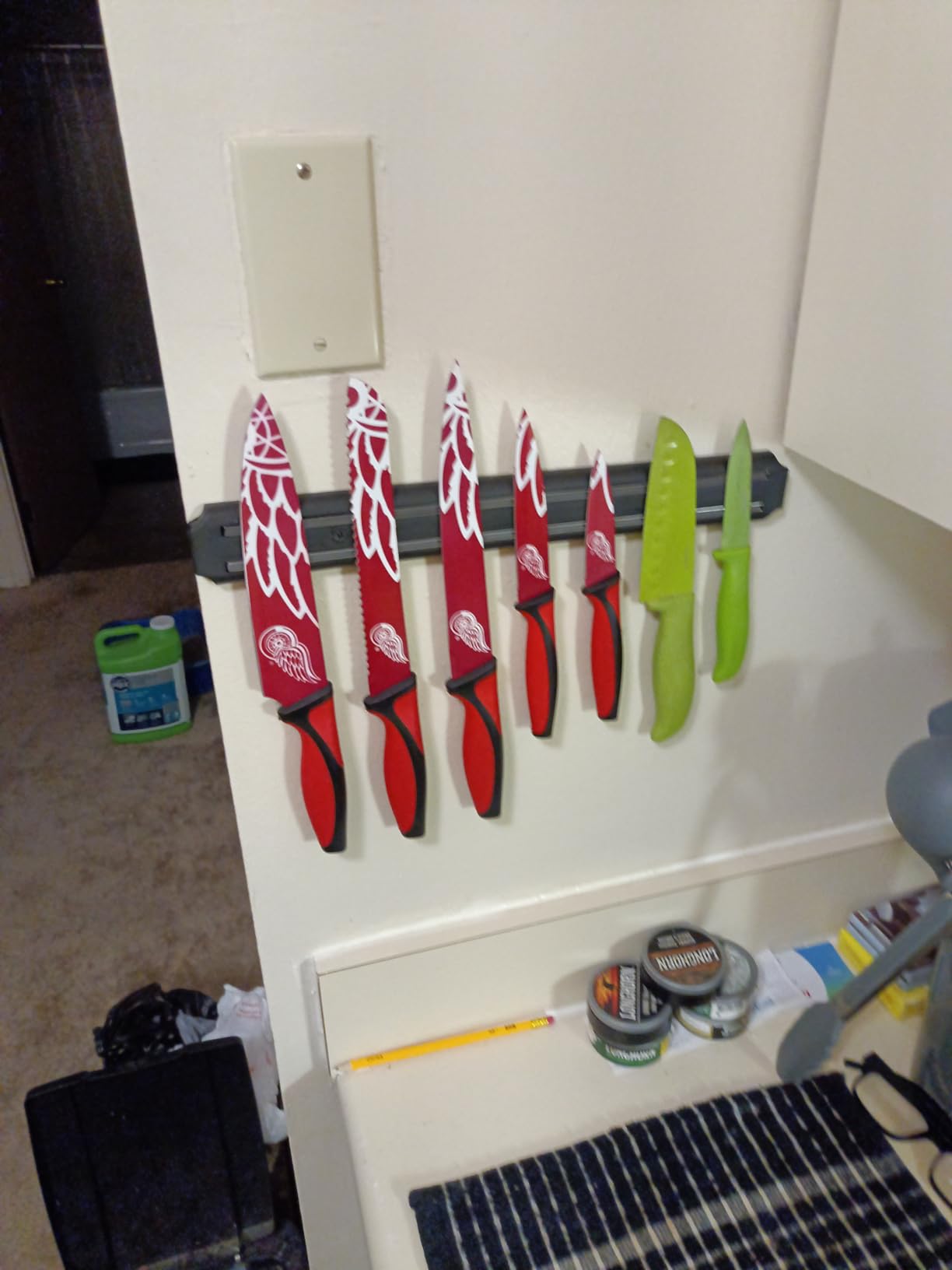 Magnetic Knife Holder,15 Inch Magnetic Knife Storage Strip,Knife Bar Block Magnet,Kitchen Utensil Holder,Tool Holder,Multipurpose Magnetic Knife Rack customer photo 2