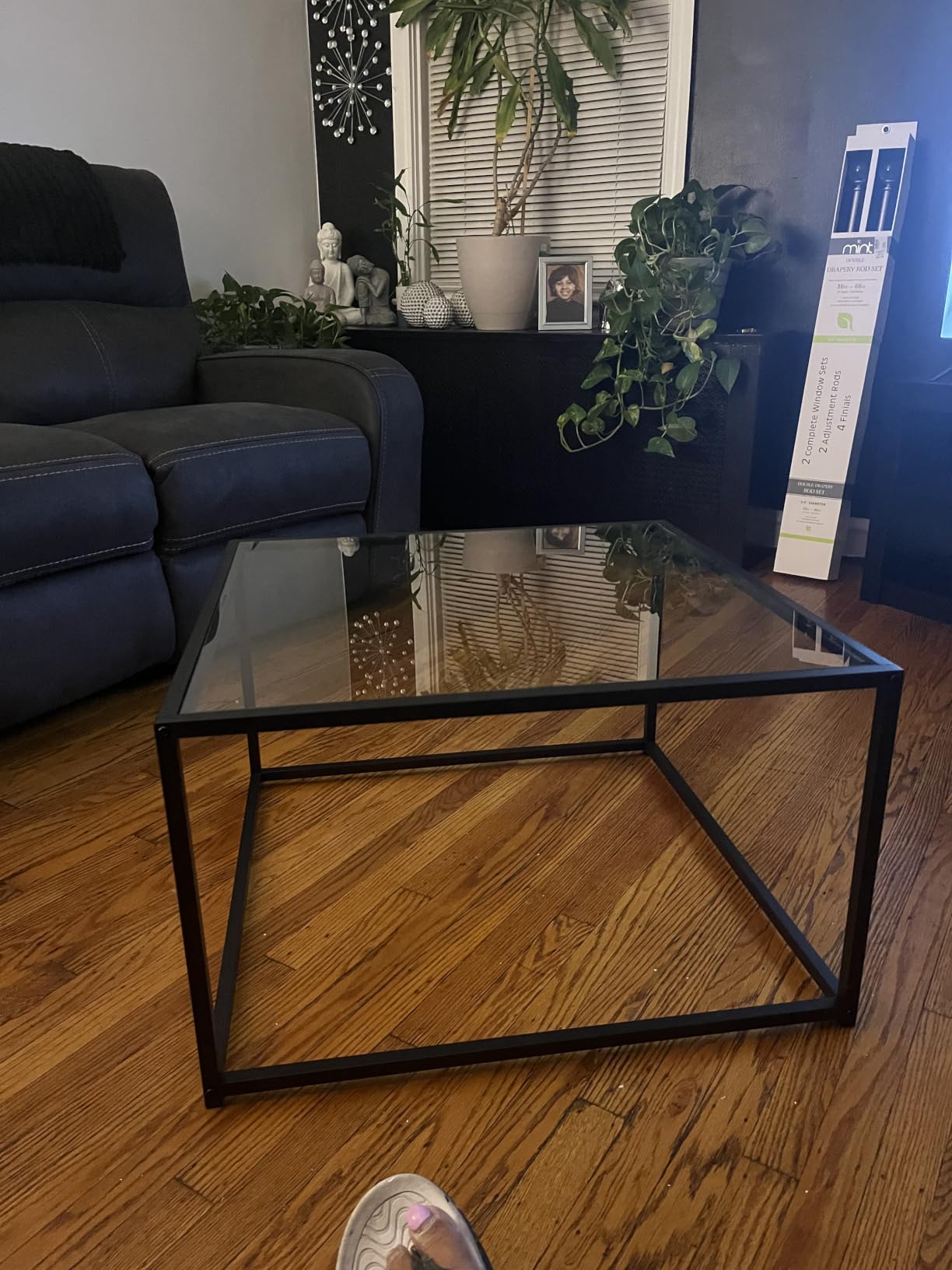 Glass Coffee Table Modern Center Table,Minimalist Coffee Table Sofa Side Tea Table for Living Room,Tempered Glass-top with Sturdy Metal Frame, Easy Assembly,26.4 x 26.4 x 15.7 Inches, Black customer photo 1