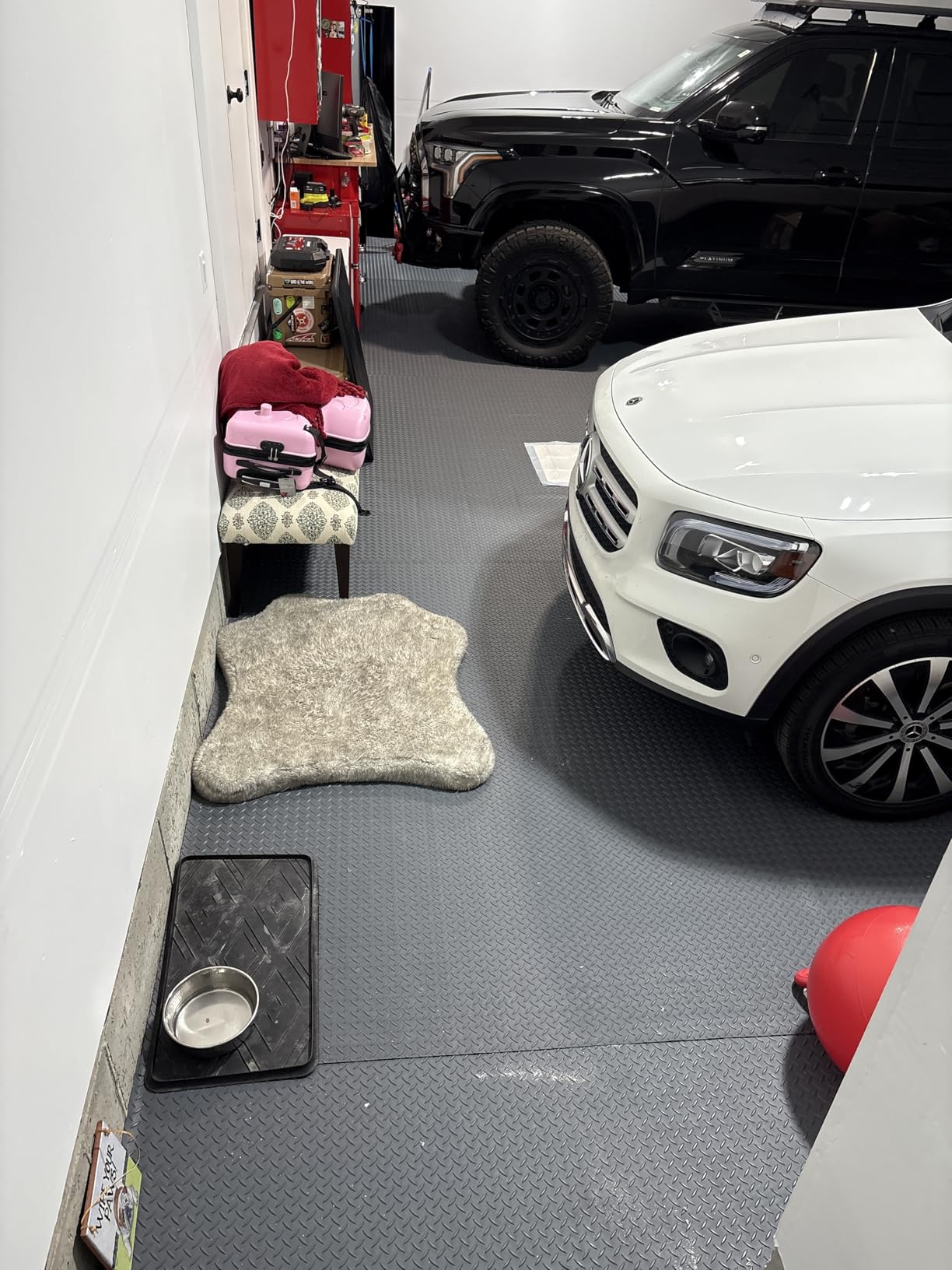 7.5x25 FT Garage Floor Mat, 2.8mm Thickened Flooring Roll Under Car Mat with 20Pcs Tapes, Diamond Plate, Non-Slip Floor Protector Mat for Trailer, Garage, Warehouse, Gyms, Trailer, Black customer photo 2
